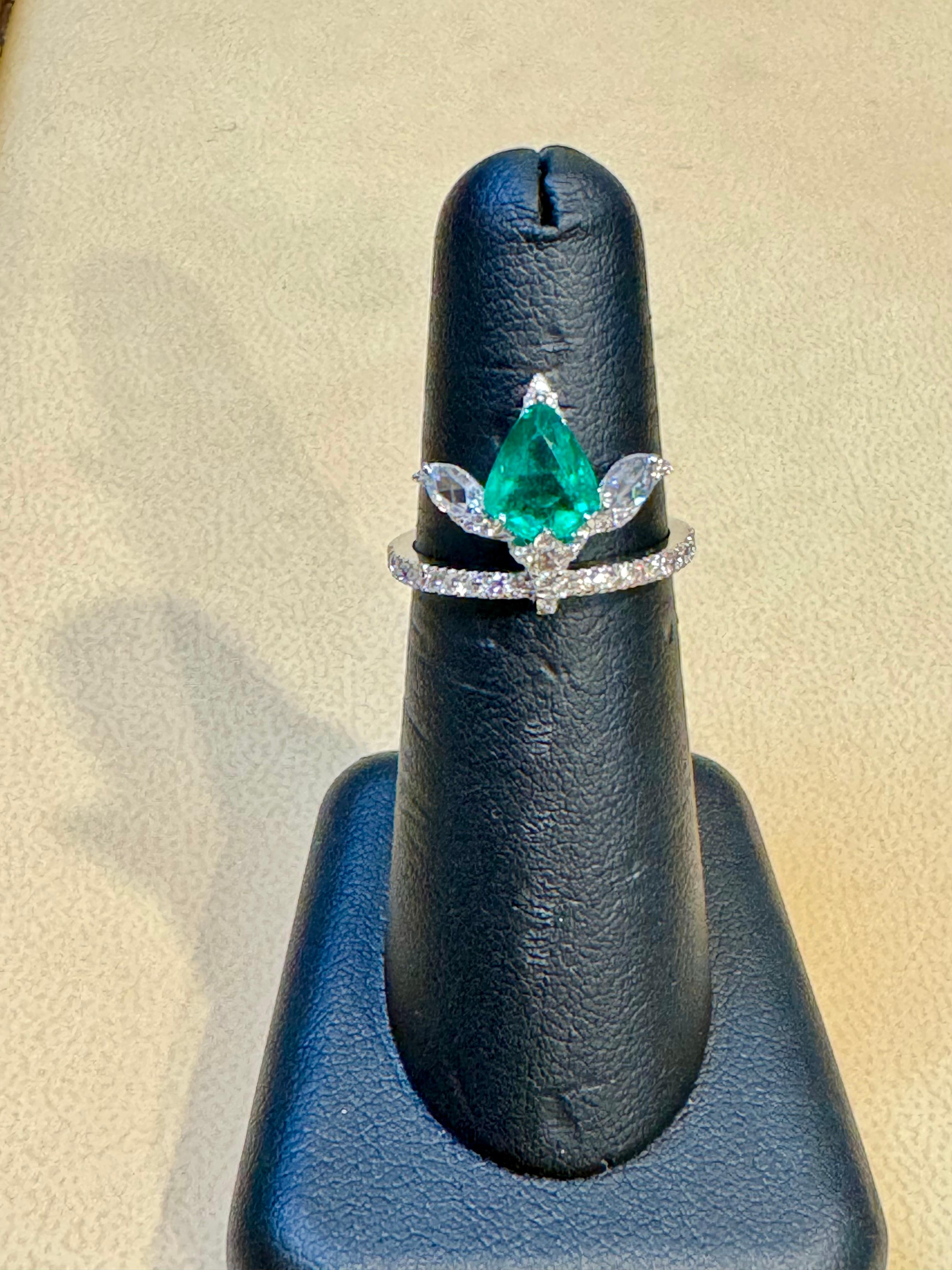 1.2 Ct Finest Zambian Pear Emerald & 1 Ct Diamond Ring in 18 Kt Gold Size 6.5 For Sale 2