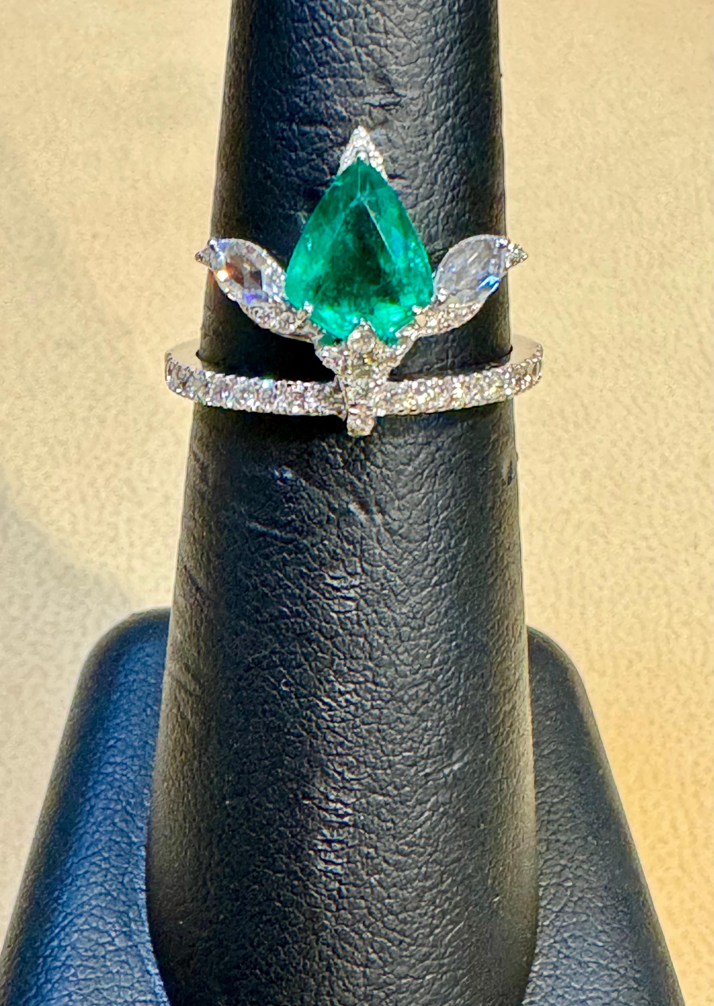 1.2 Ct Finest Zambian Pear Emerald & 1 Ct Diamond Ring in 18 Kt Gold Size 6.5 For Sale 3
