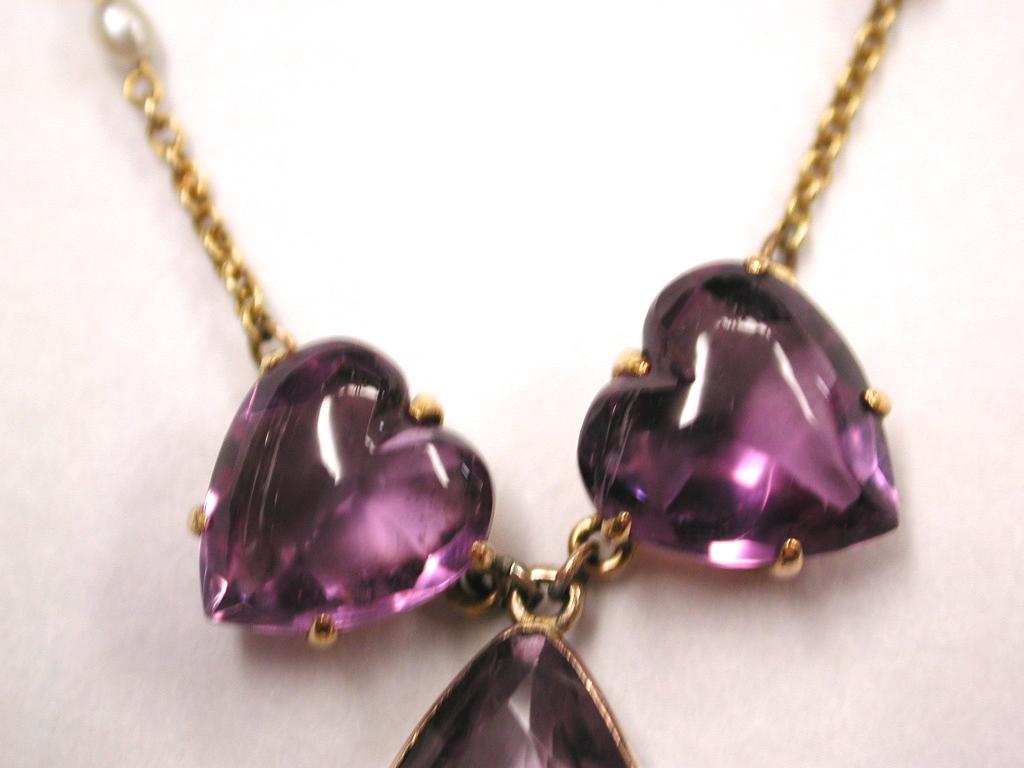 15 Carat Gold Amethyst Pendant and Chain with Seed Pearls, 1910 In Good Condition For Sale In London, GB