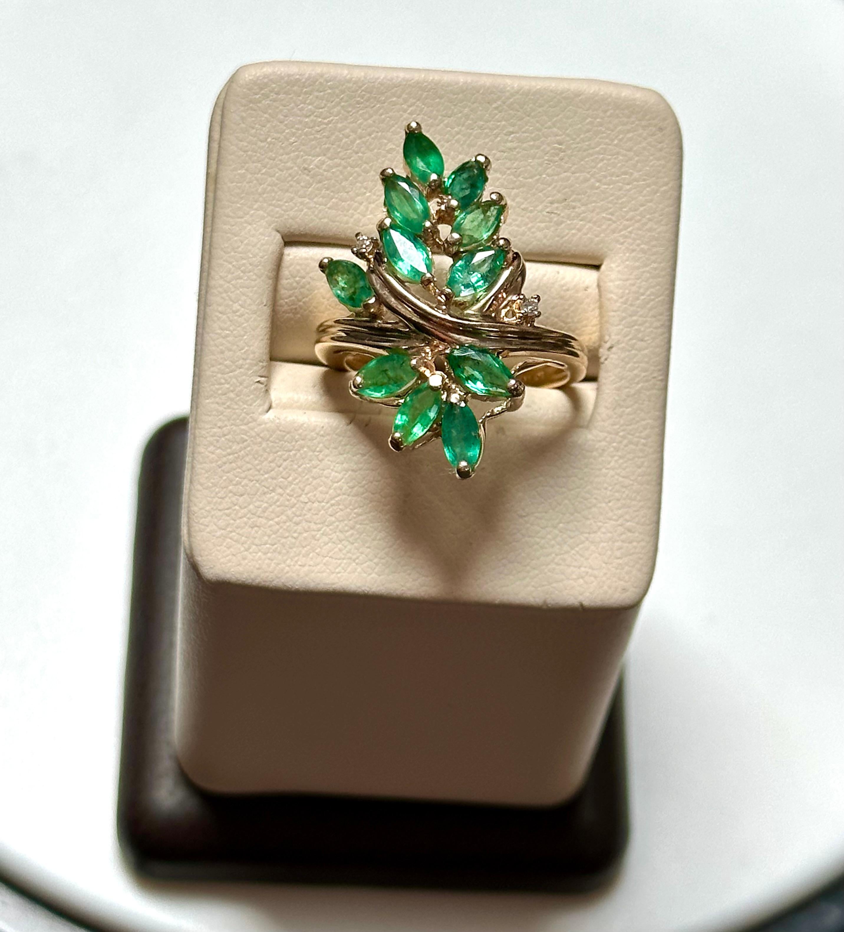 1.5 Ct Natural Emerald, Marquise Stone and 2 Diamond Ring 14 Karat Yellow Gold For Sale 1