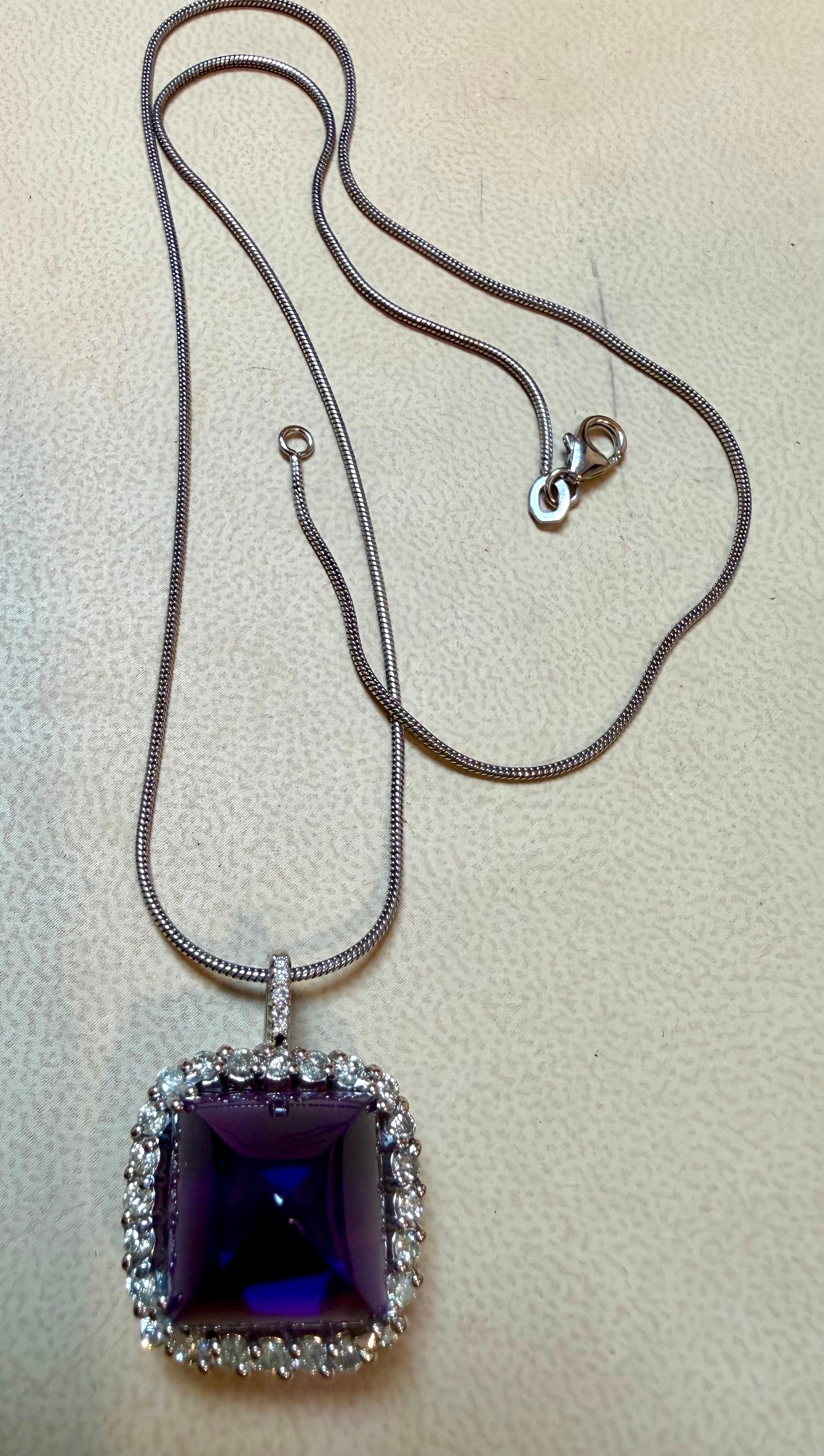 15 Ct SUGAR LOAF Ametista e diamanti Collana con ciondolo in oro bianco 18 carati in vendita 5