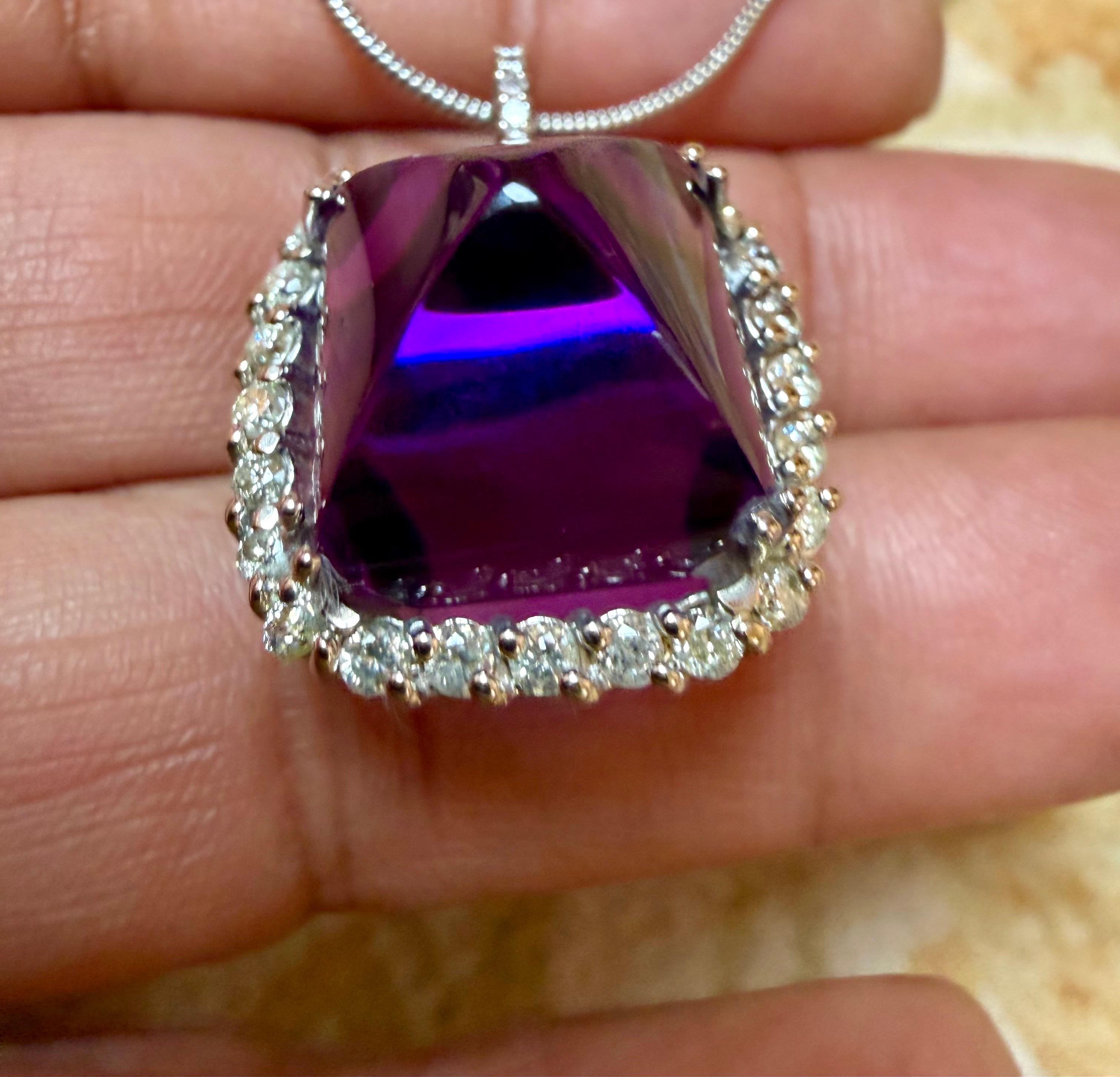 15 Ct SUGAR LOAF Ametista e diamanti Collana con ciondolo in oro bianco 18 carati in vendita 7
