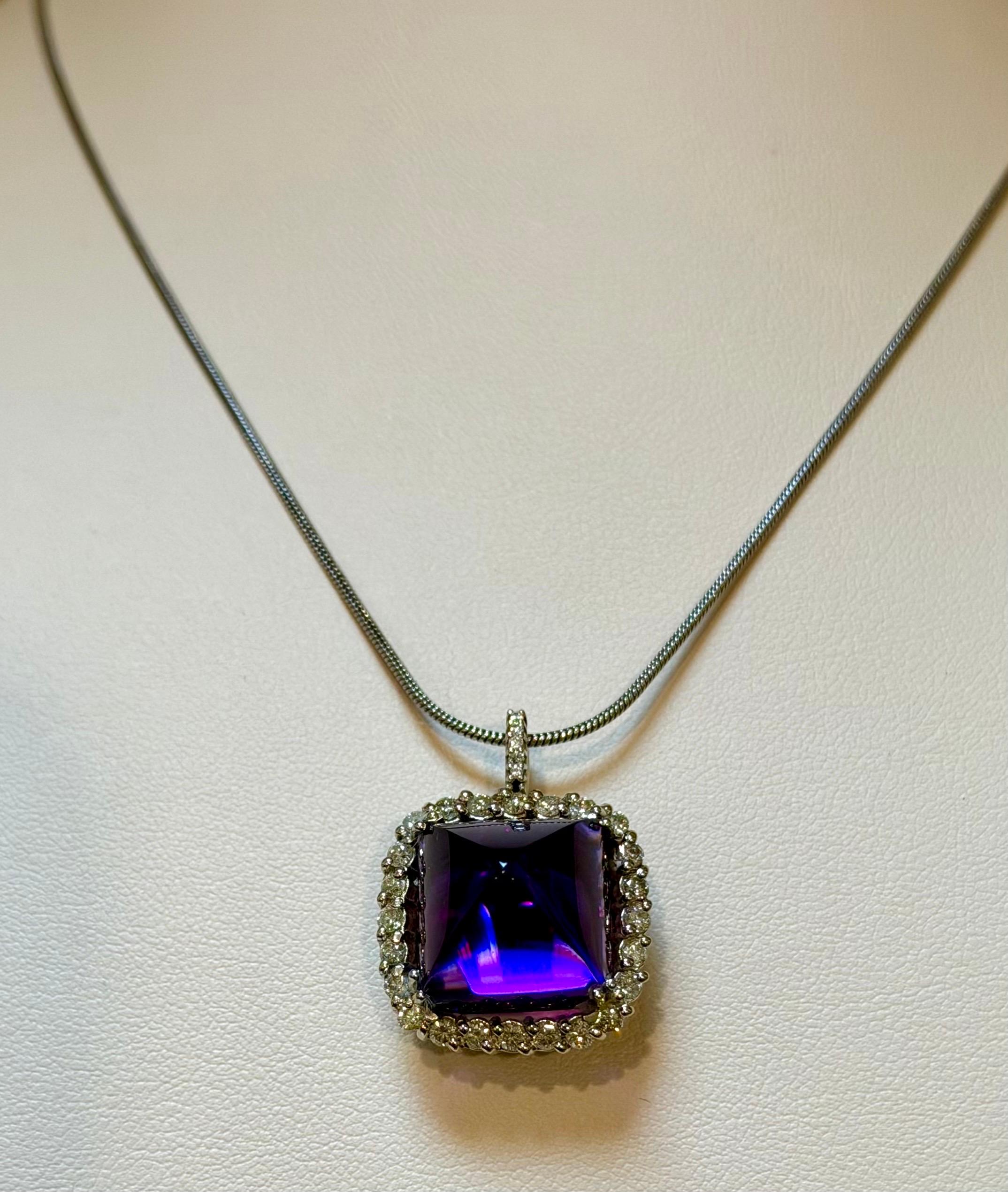 15 Ct SUGAR LOAF Ametista e diamanti Collana con ciondolo in oro bianco 18 carati in vendita 2