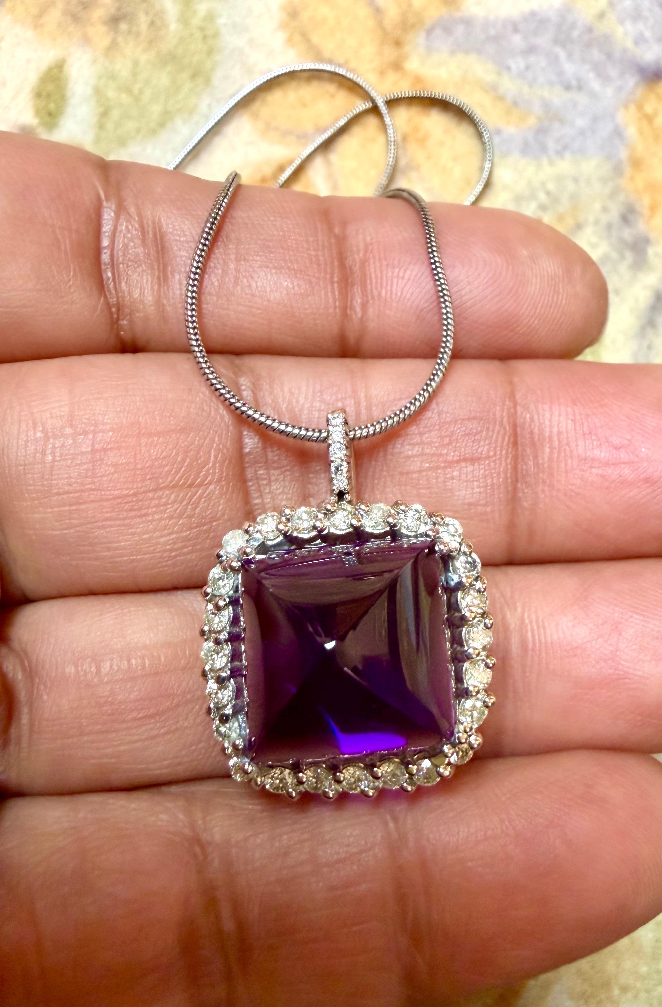 15 Ct SUGAR LOAF Ametista e diamanti Collana con ciondolo in oro bianco 18 carati in vendita 3