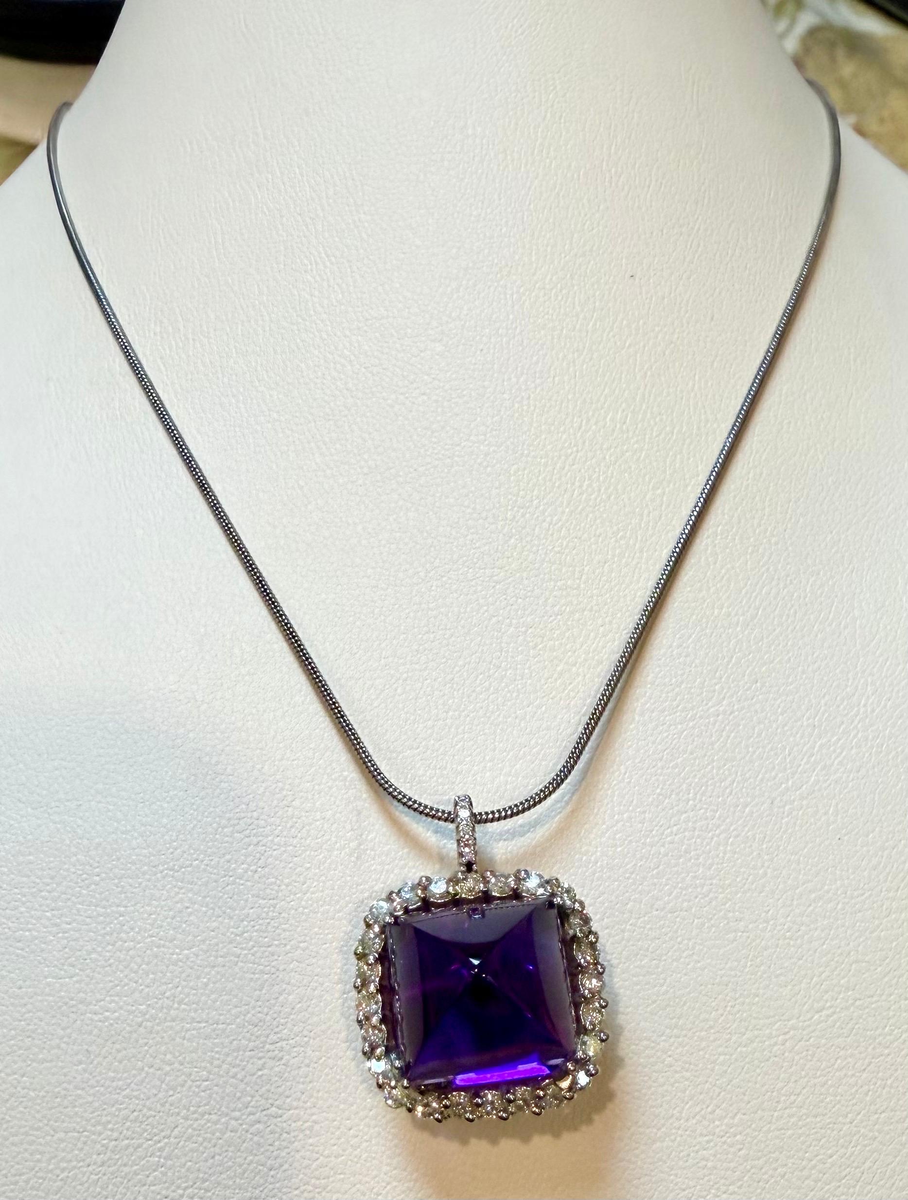 15 Ct SUGAR LOAF Ametista e diamanti Collana con ciondolo in oro bianco 18 carati in vendita 4