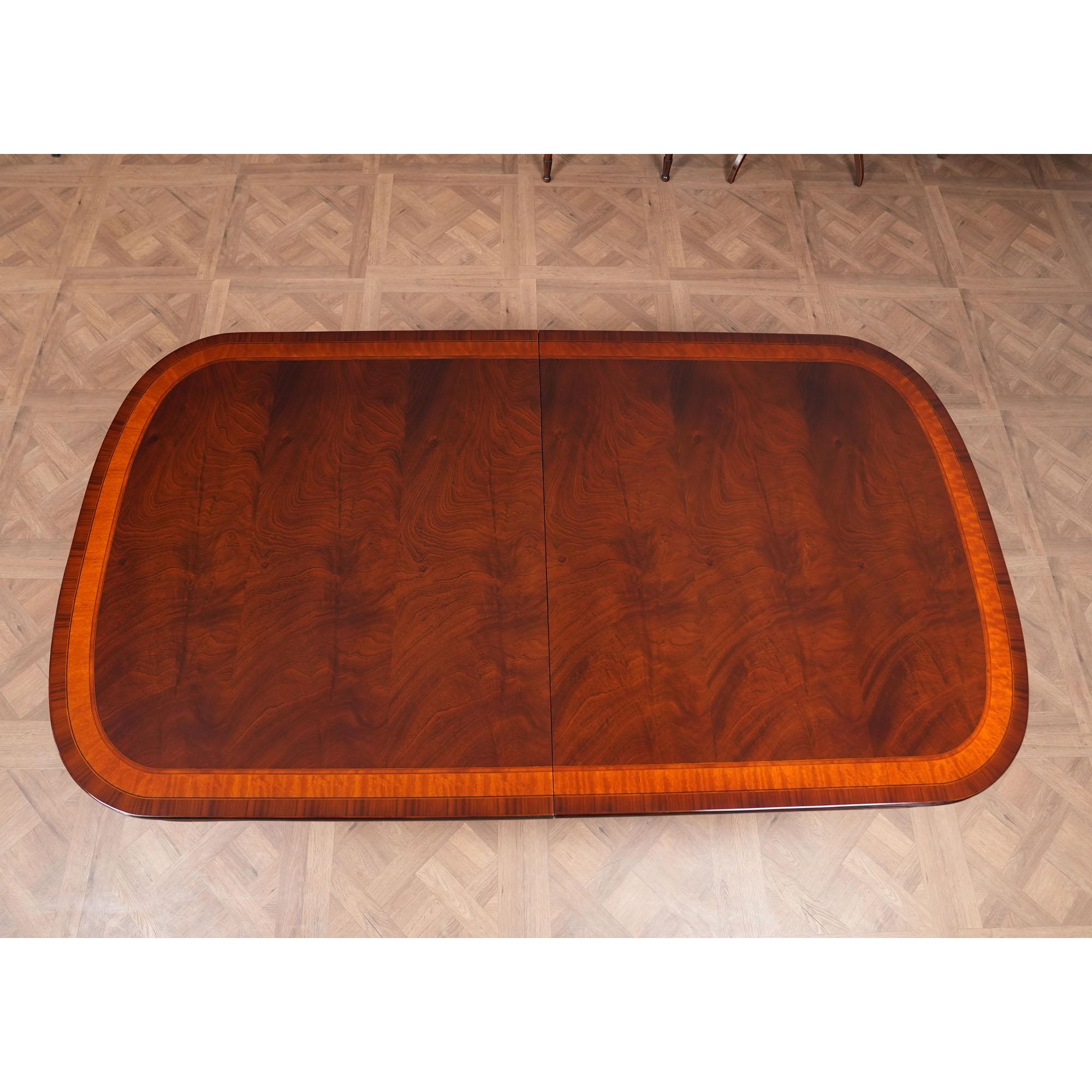 Table à manger en acajou de 15 pieds Neuf - En vente à Annville, PA
