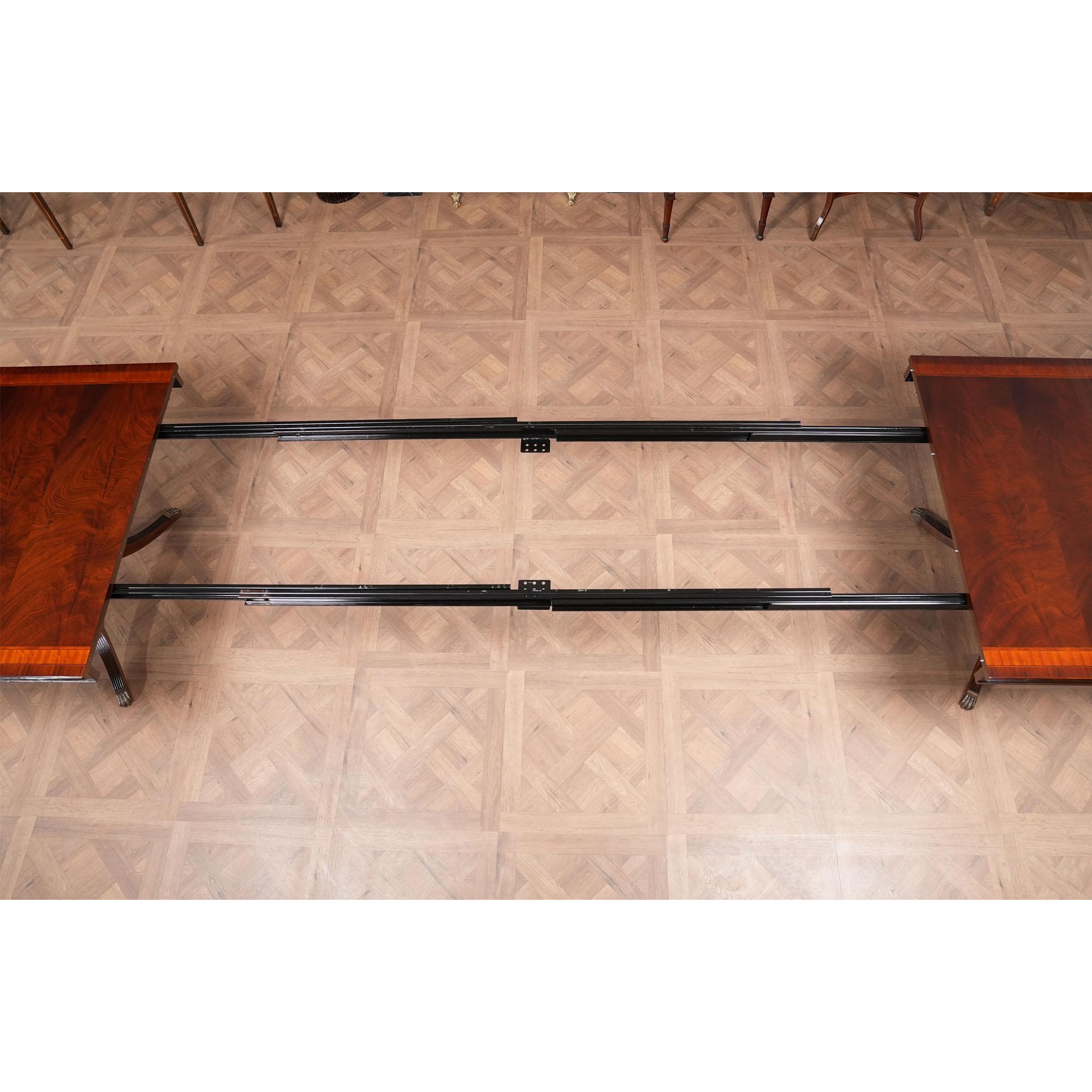 XXIe siècle et contemporain Table à manger en acajou de 15 pieds en vente