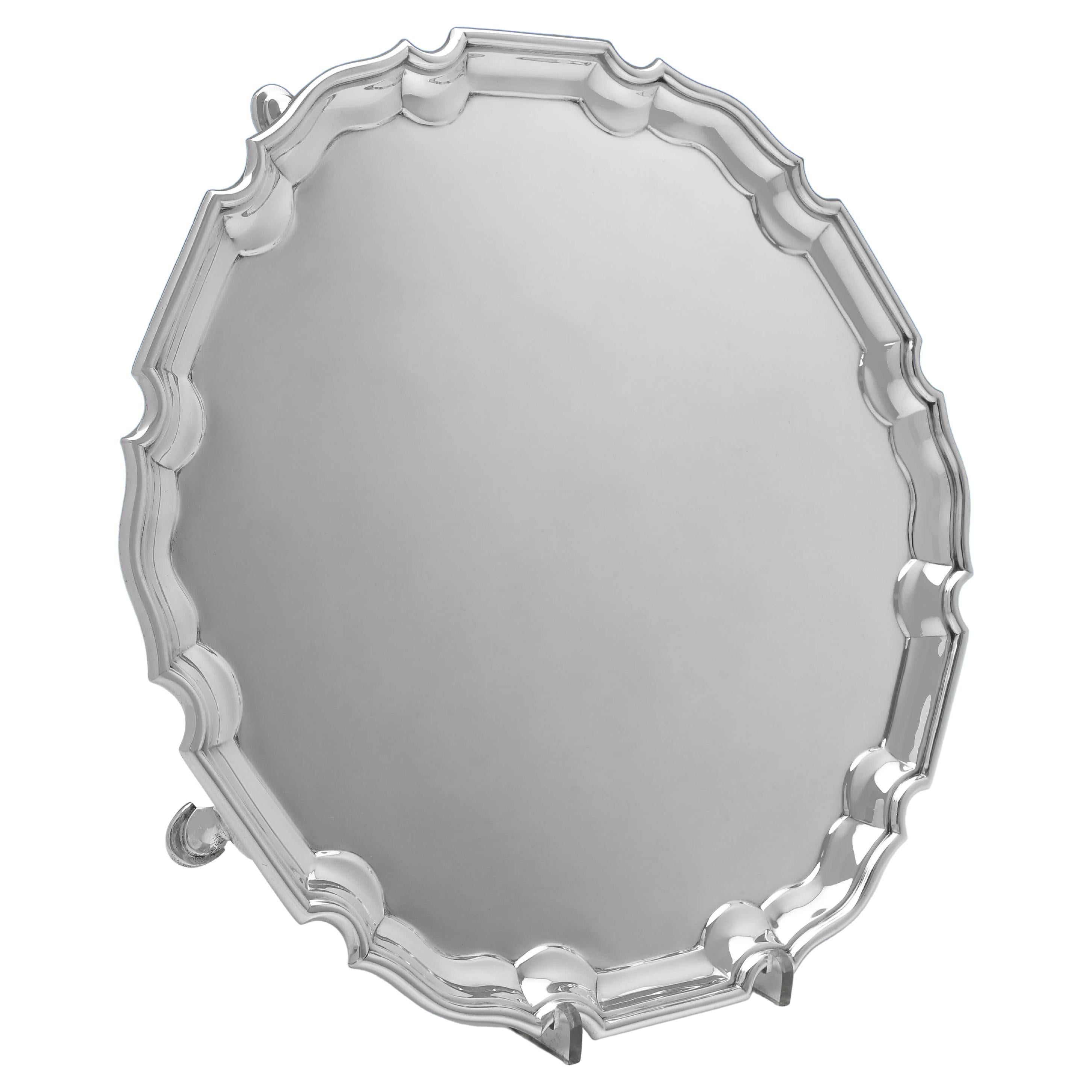 Diameter Victorian Antique Sterling SIlver Salver or Tray, London 1899 For Sale