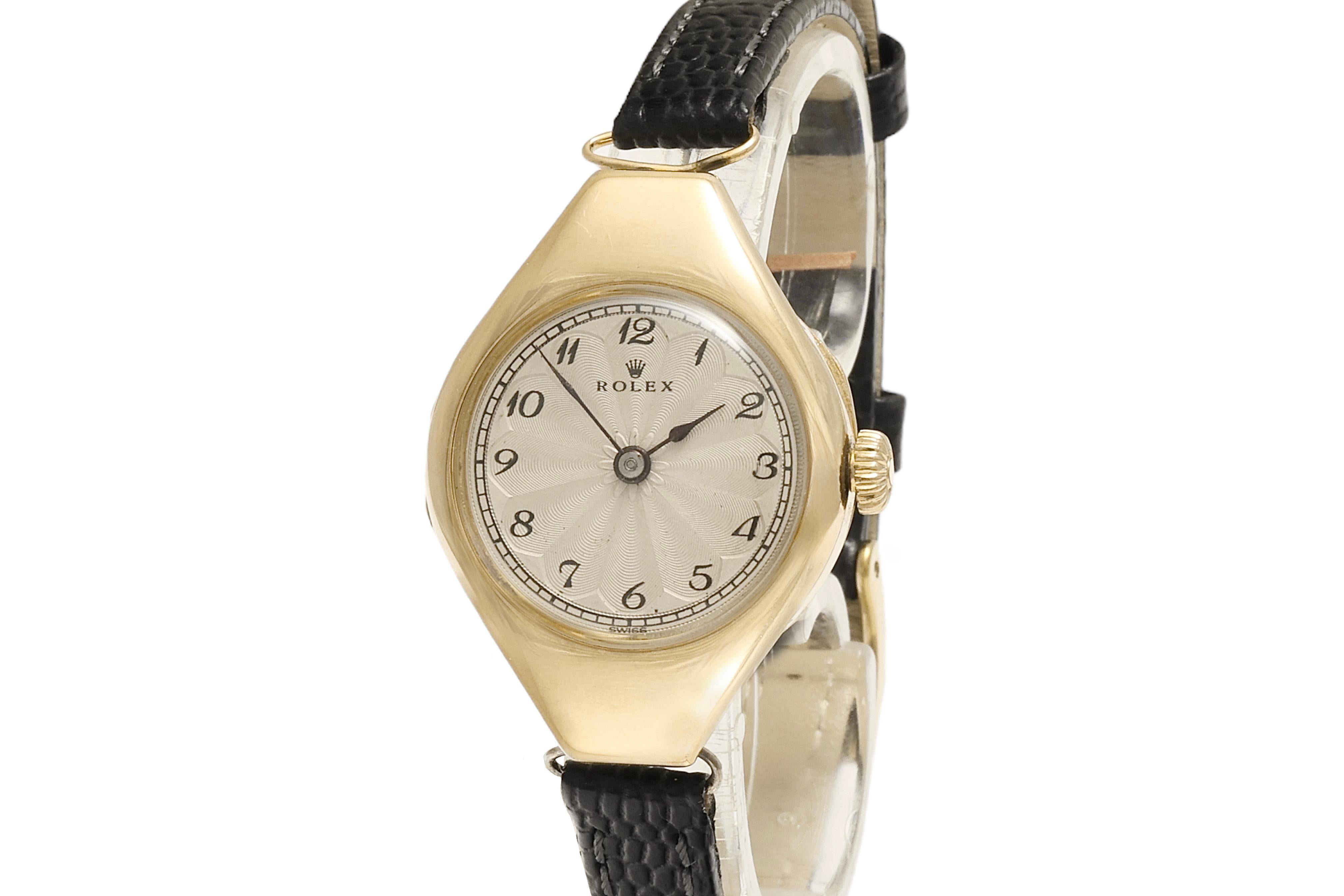 Montre Rolex vintage en or 15 carats à remontage manuel pour femmes, collectionneurs en vente 1