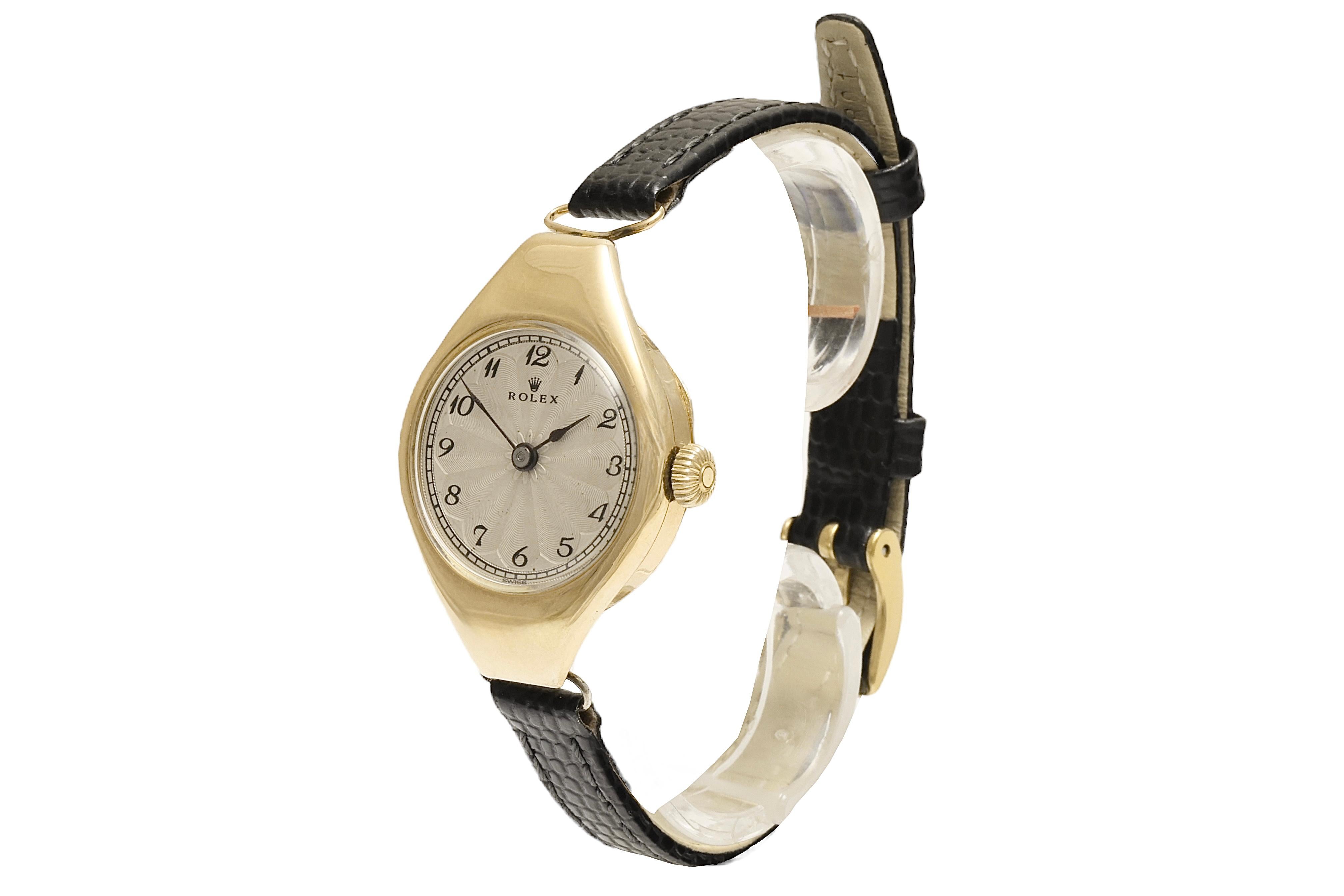 Montre Rolex vintage en or 15 carats à remontage manuel pour femmes, collectionneurs en vente 2