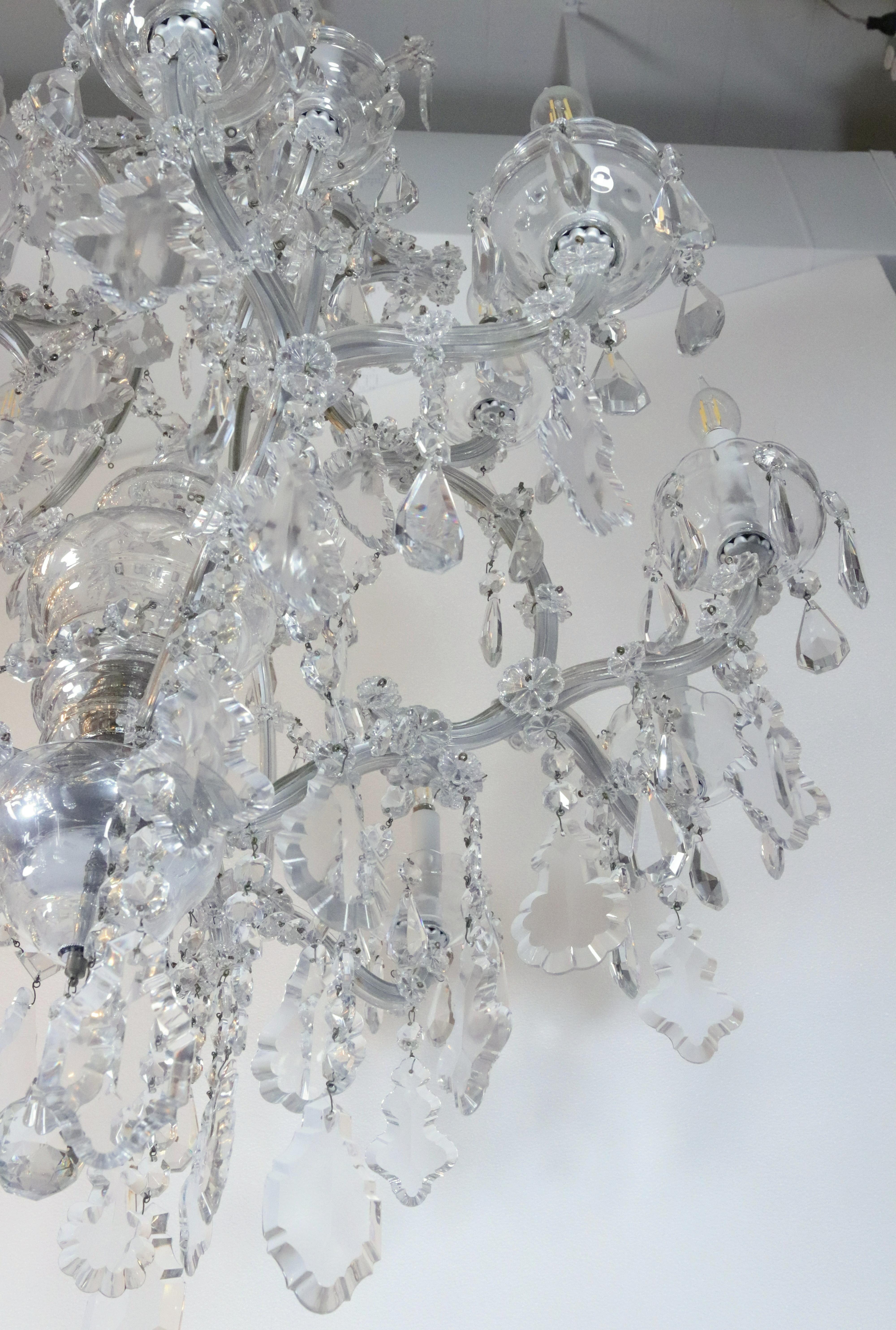 Lampadario di cristallo a 15 luci Marie Therese in vendita 1