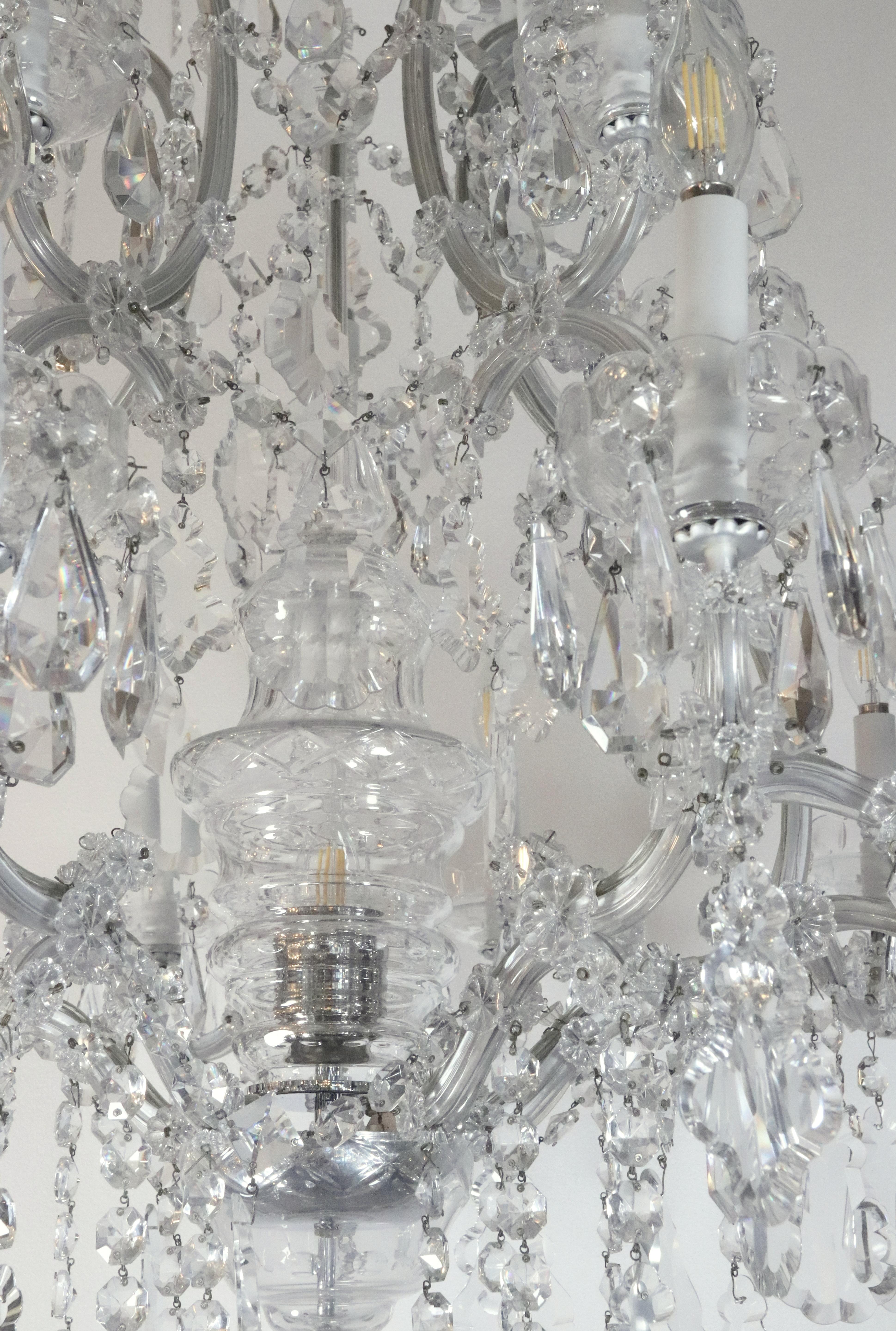 Lampadario di cristallo a 15 luci Marie Therese in vendita 4