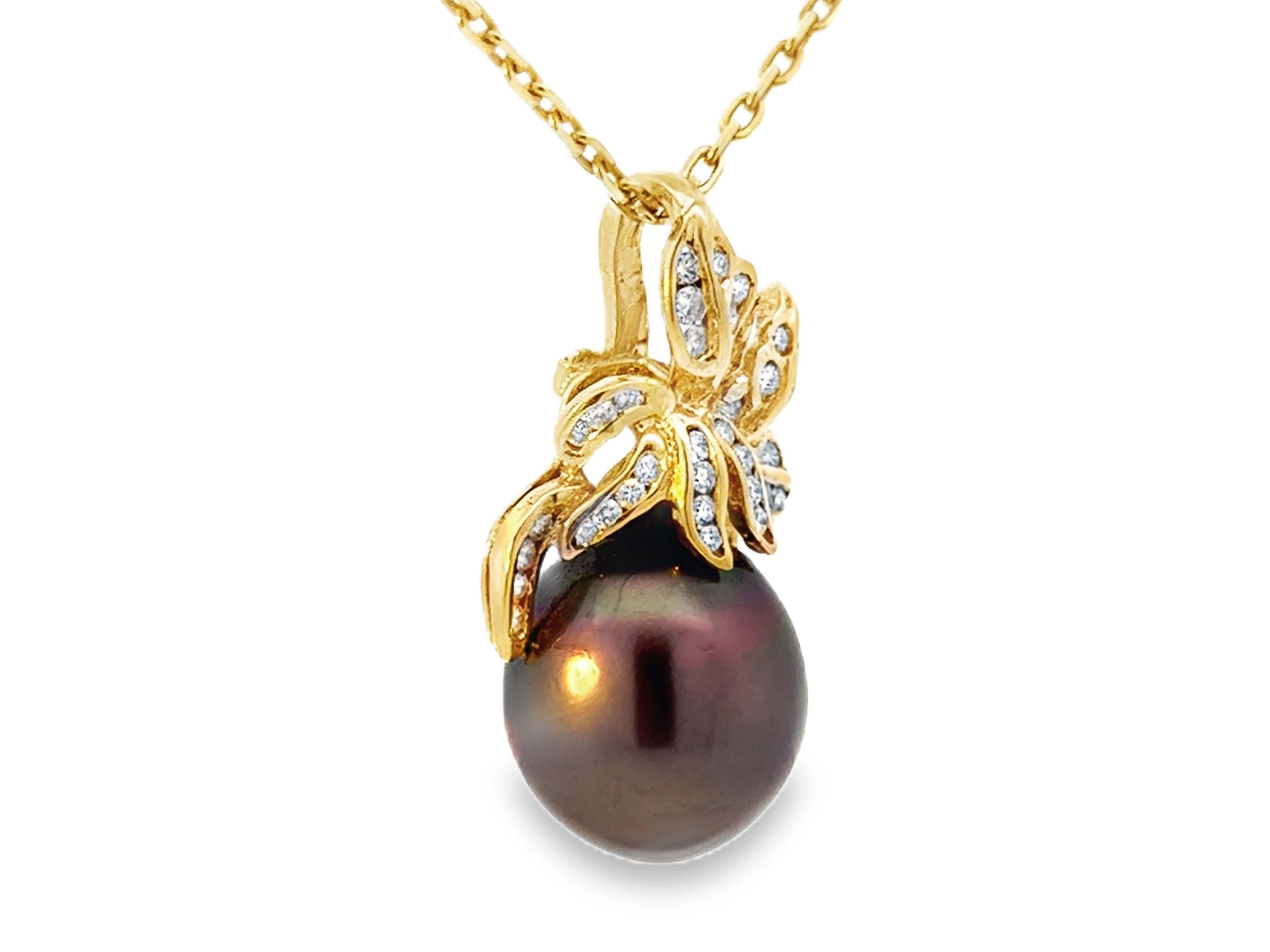 Moderne 15 Mm Pendentif diamant perle noire de Tahiti sur chaîne à maillons Hermès en or jaune 18k en vente