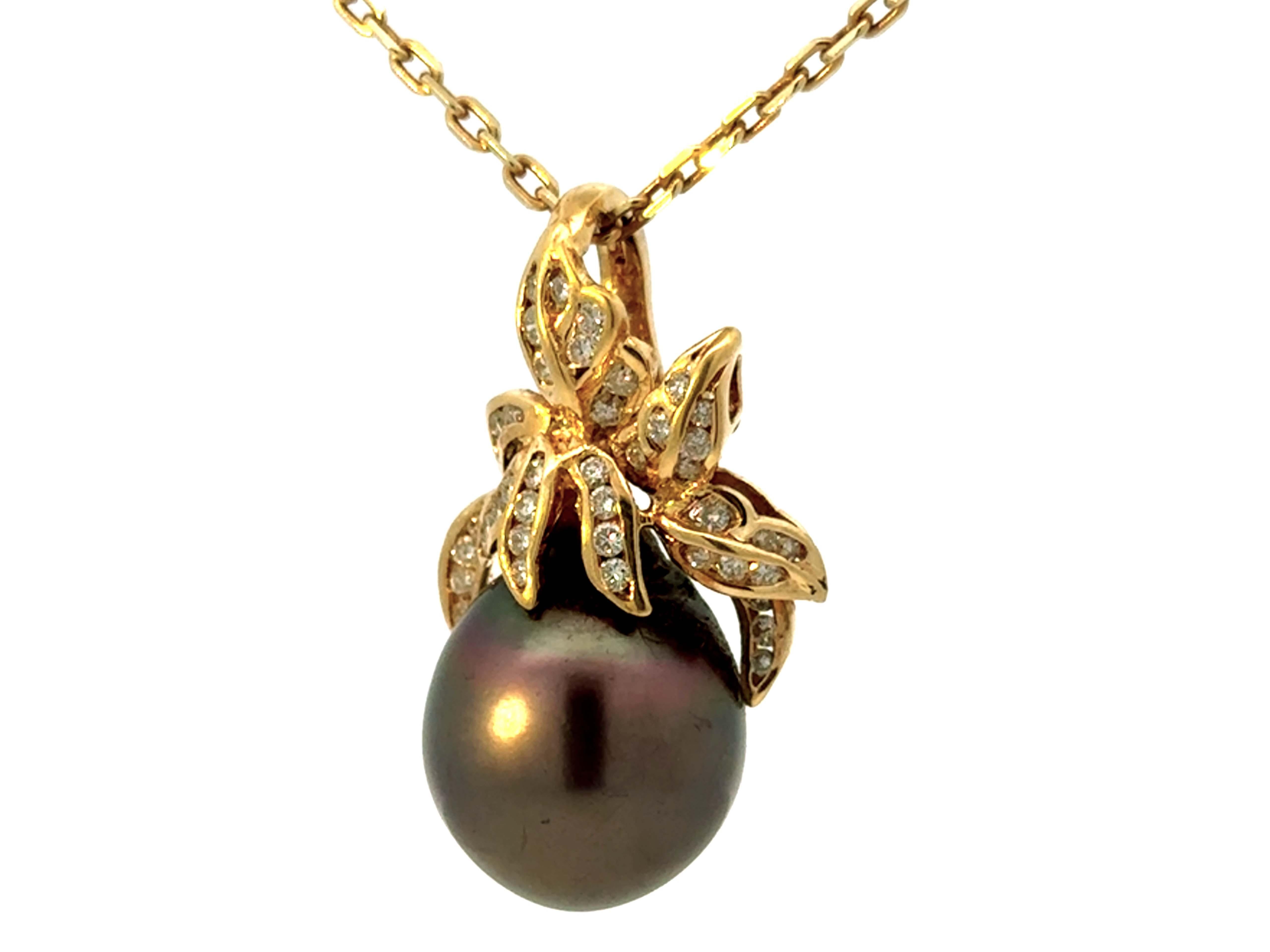 Taille brillant 15 Mm Pendentif diamant perle noire de Tahiti sur chaîne à maillons Hermès en or jaune 18k en vente