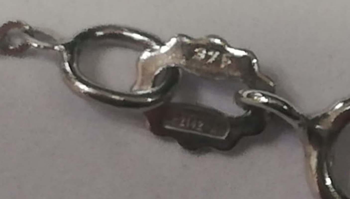 Ciondolo di 15 mm con perle, zaffiri, diamanti e platino. in vendita 2