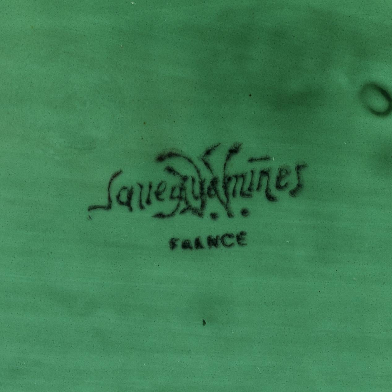 Seltenes 15-teiliges Fischservice aus Keramik von Sarreguemines faicerie in Sarreguemines Frankreich 1950 Signiert
14 grüne Keramikschalen plus ein langer Servierteller lang 53 cm
guter Zustand1 kleiner Chip auf einem Teller.