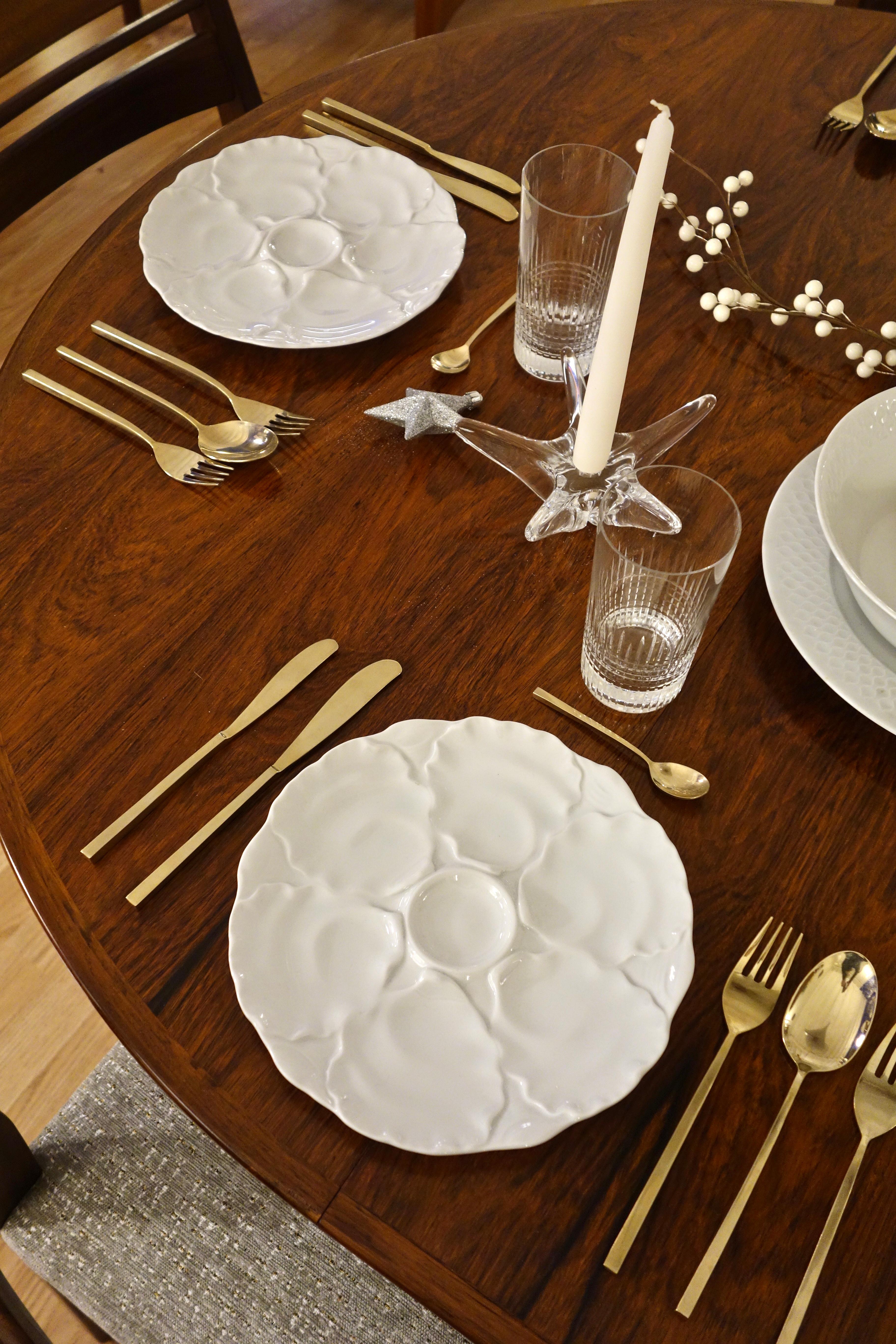 Mid-Century Modern 15 Porcelain Oyster Plate Service by HutschenReuthen, Germany 1960s For Sale