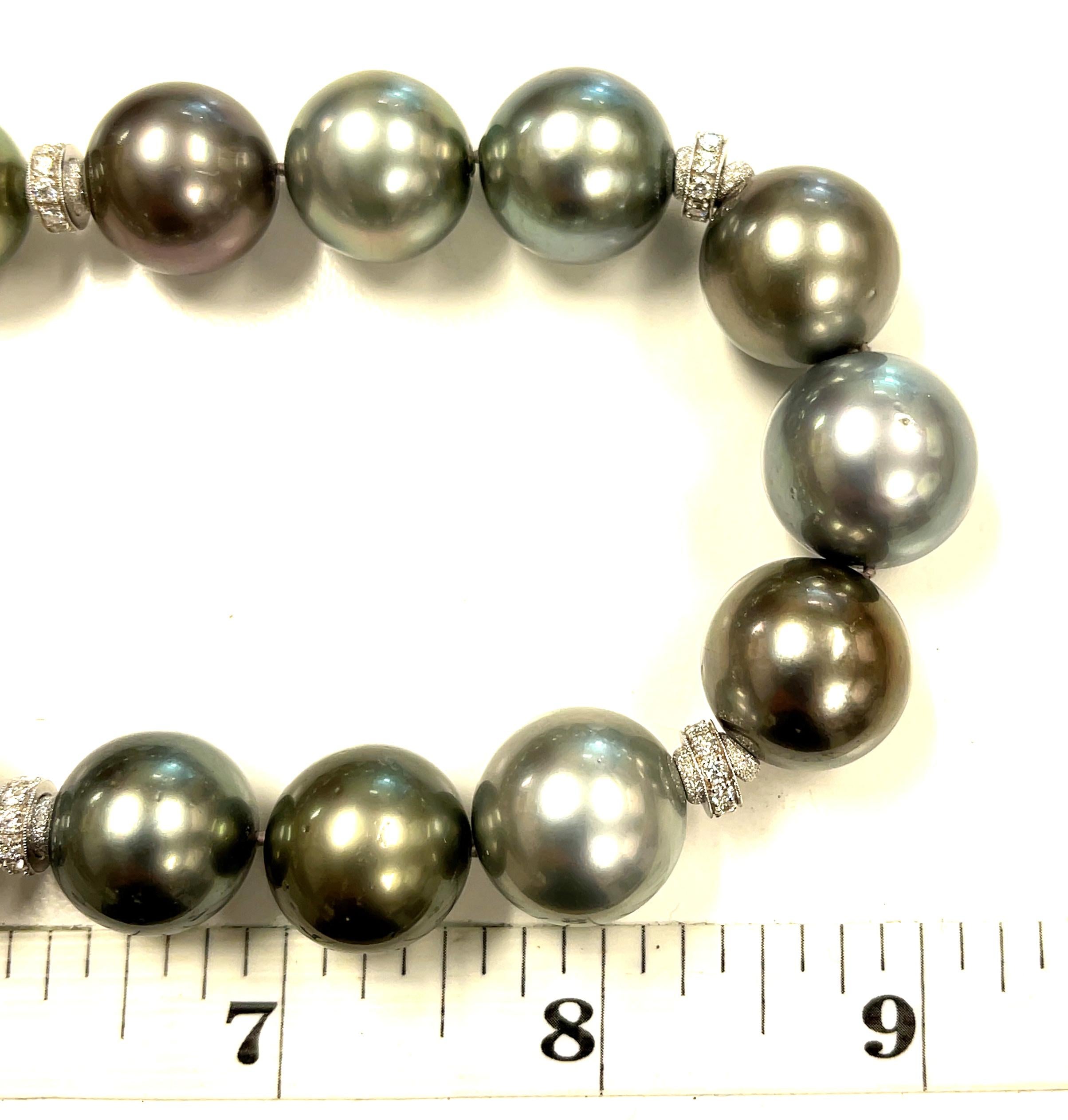 Silver Gray South Sea Pearl Necklace with Diamond and White Gold Accents In New Condition For Sale In Los Angeles, CA
