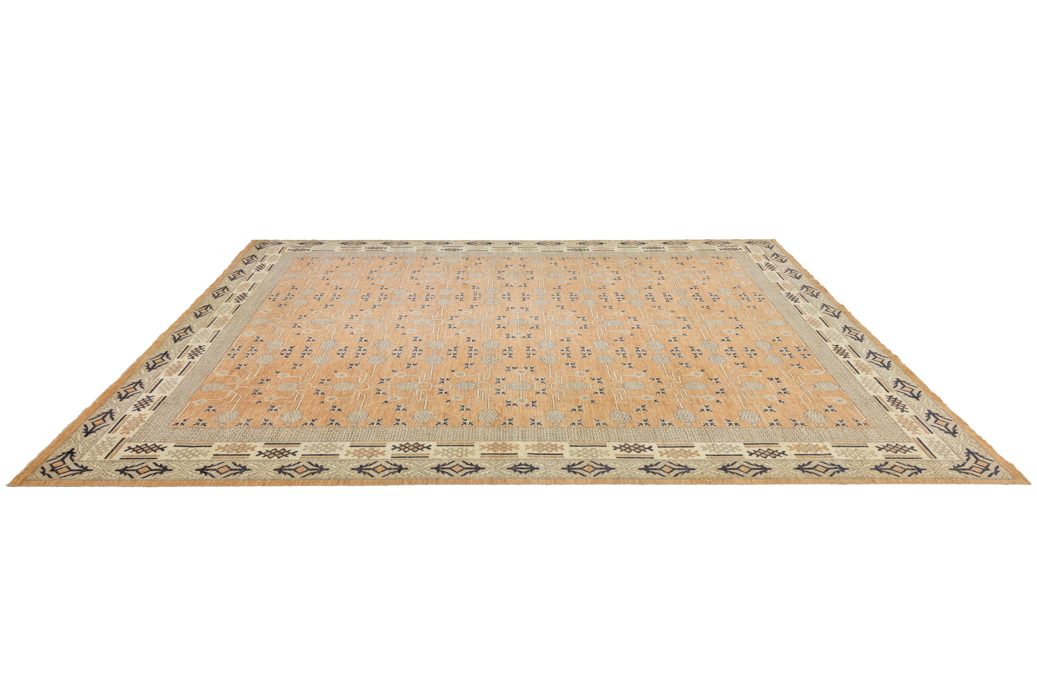 15 x 19 Tapis moderne en laine de style Khotan, fait à la main, de couleur orange avec motif géométrique en vente 1