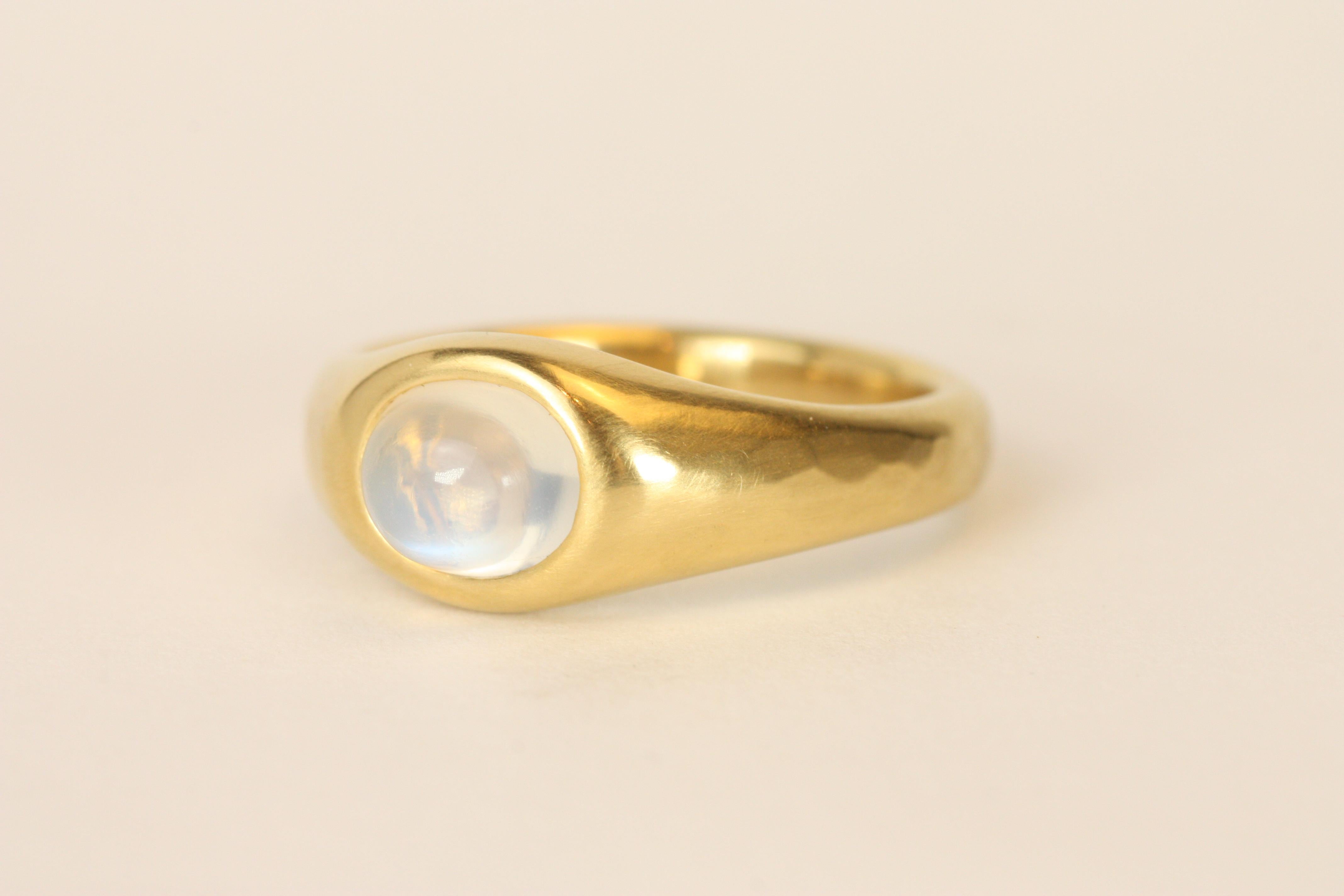 1.50 Carat Cabochon Rainbow Moonstone Gypsy Ring in 22K Yellow Gold Handmade For Sale 1