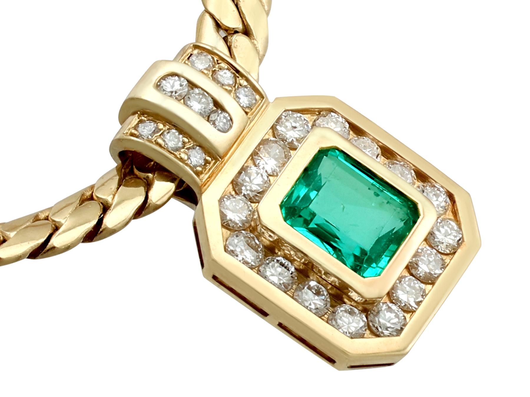 1.50 Carat Colombian Emerald 1.38 Carat Diamond Yellow Gold Necklace In Excellent Condition In Jesmond, Newcastle Upon Tyne