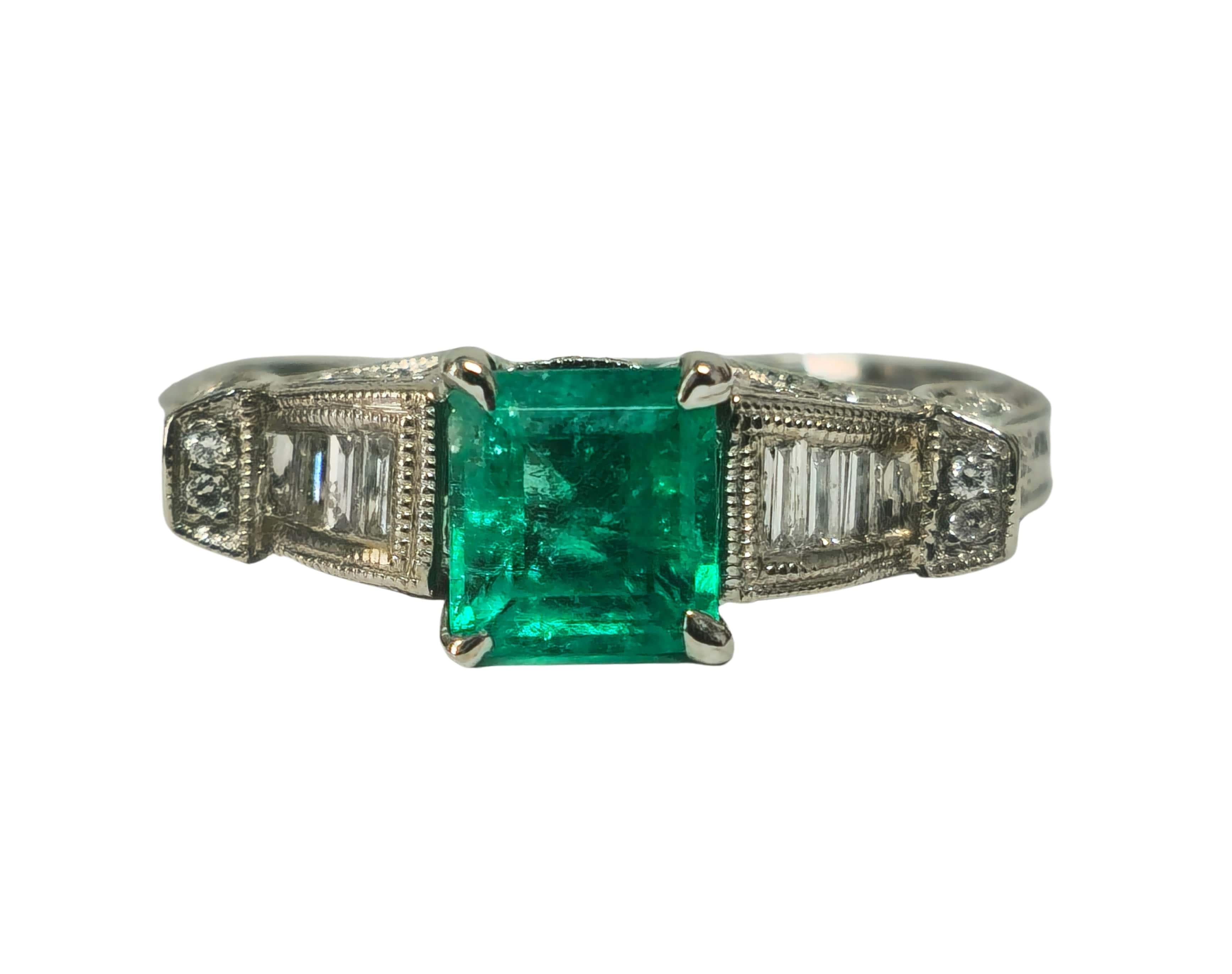 De las mujeres Anillo de Cóctel de Diamantes Esmeralda Colombiana de 1.50 Quilates en venta