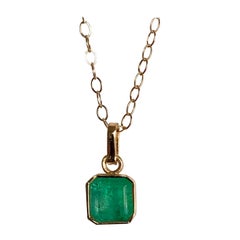 1.50 Carat Colombian Natural Green Emerald Solitaire Pendant 18 Karat