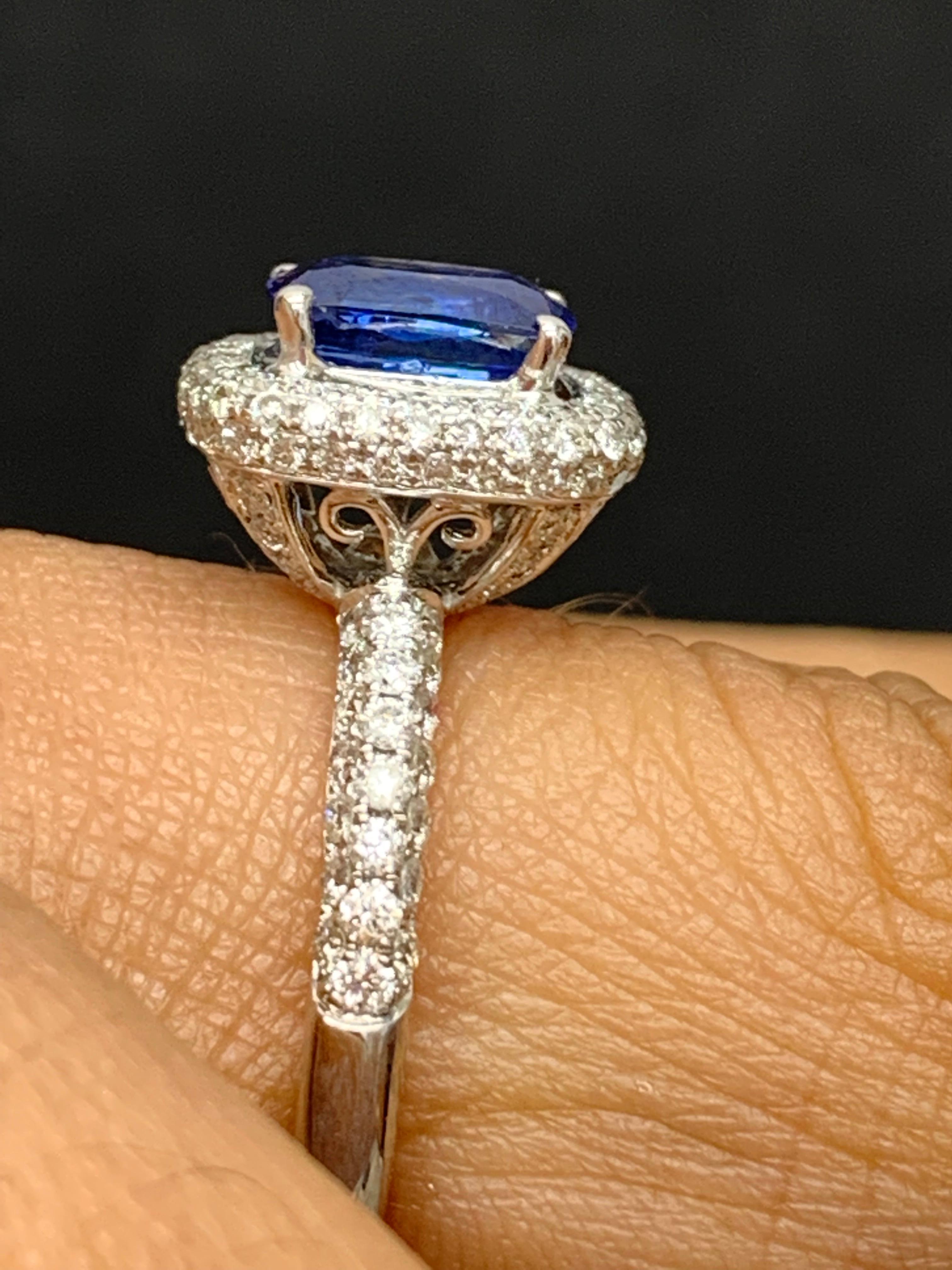 1.50 Carat Cushion Cut Blue Sapphire and Diamond 18K White Gold Cocktail Ring For Sale 3