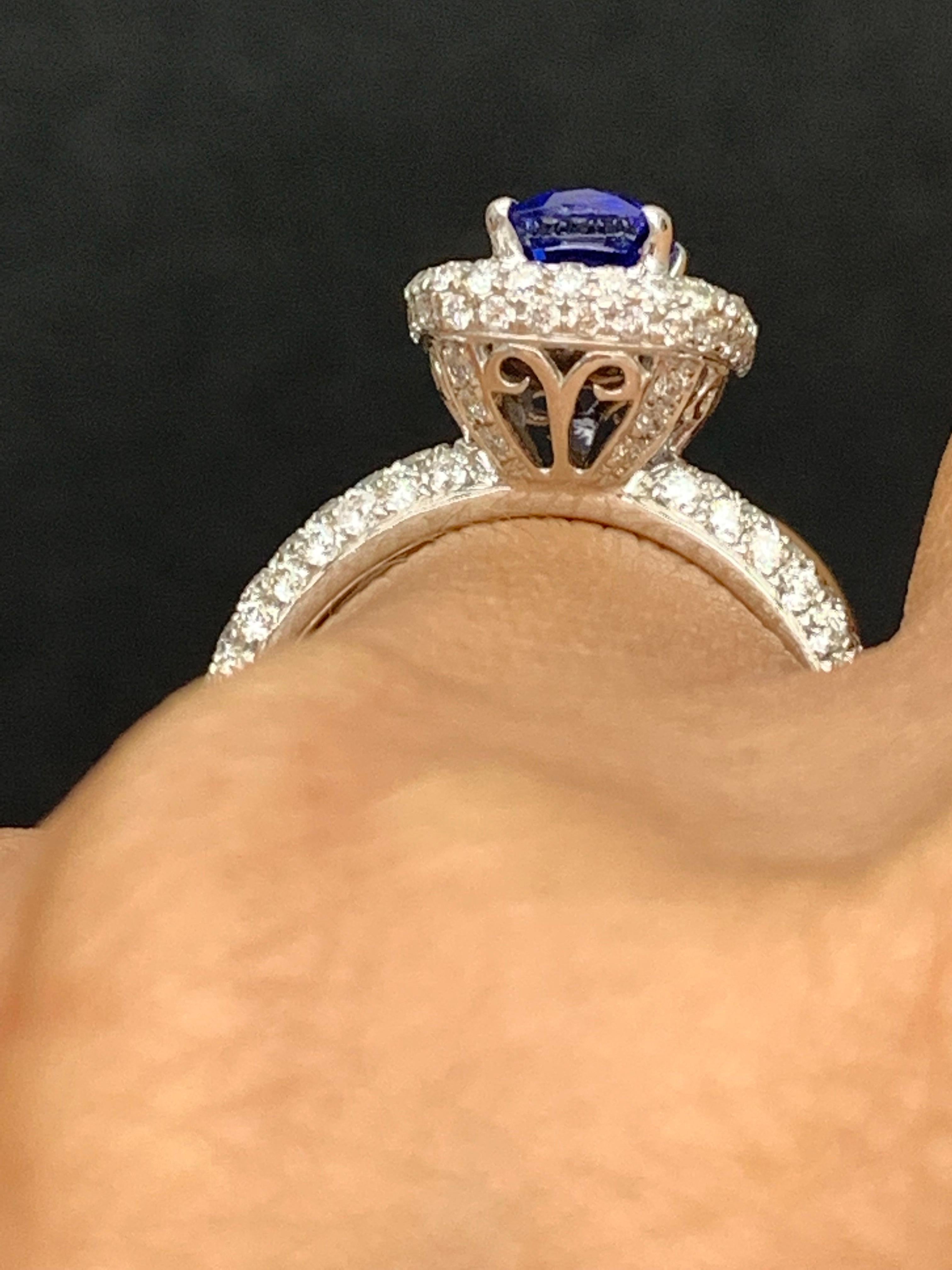 1.50 Carat Cushion Cut Blue Sapphire and Diamond 18K White Gold Cocktail Ring For Sale 4