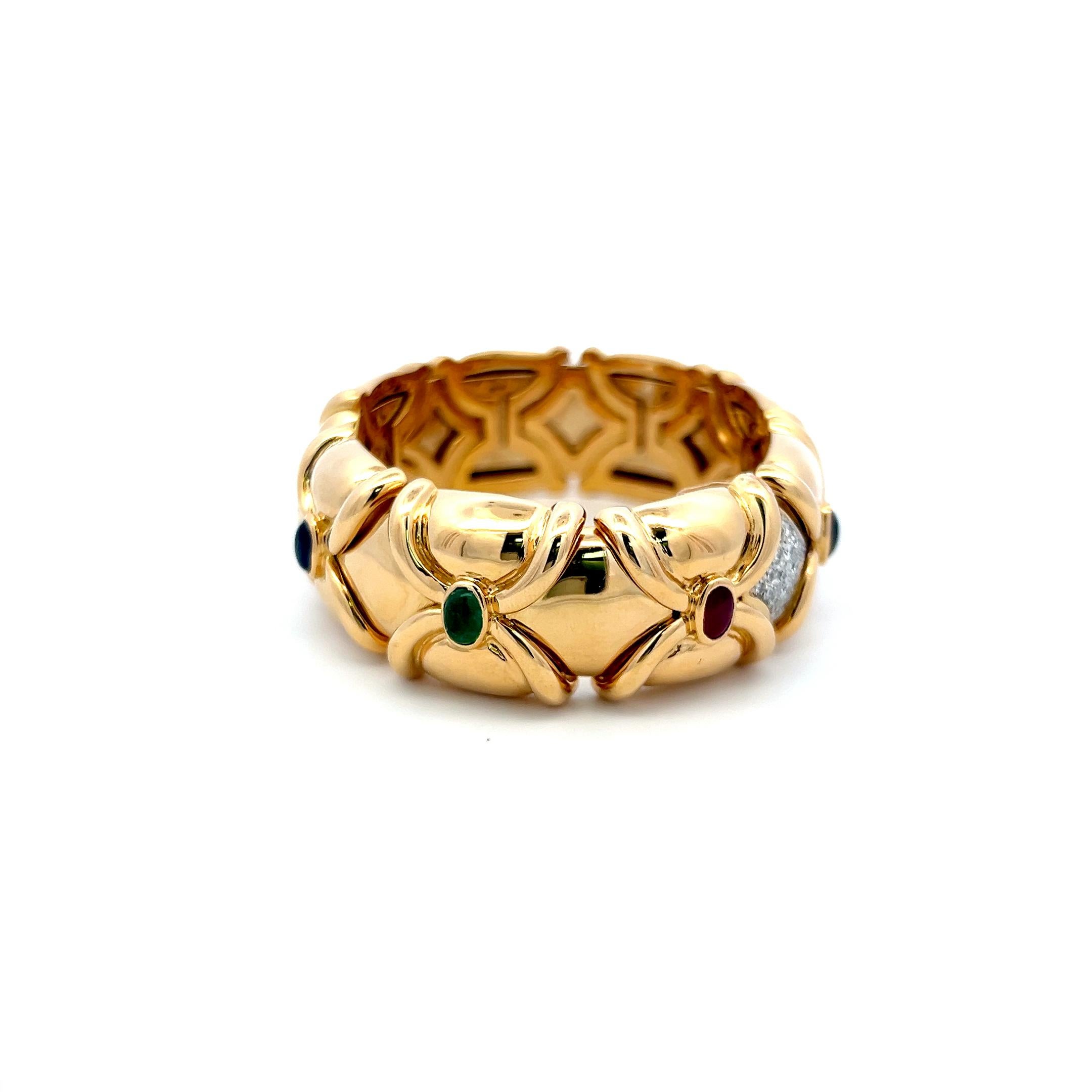 Título:
Diamante redondo brillante G VS de 1,50 quilates Esmeralda de 1,00 quilates Zafiro de 0,66 quilates Rubí Pulsera de oro amarillo de 18 quilates
Estilo:
Puño
Metal:
oro amarillo de 18 quilates
Gema 1:
EMR de 1 quilates
Número de