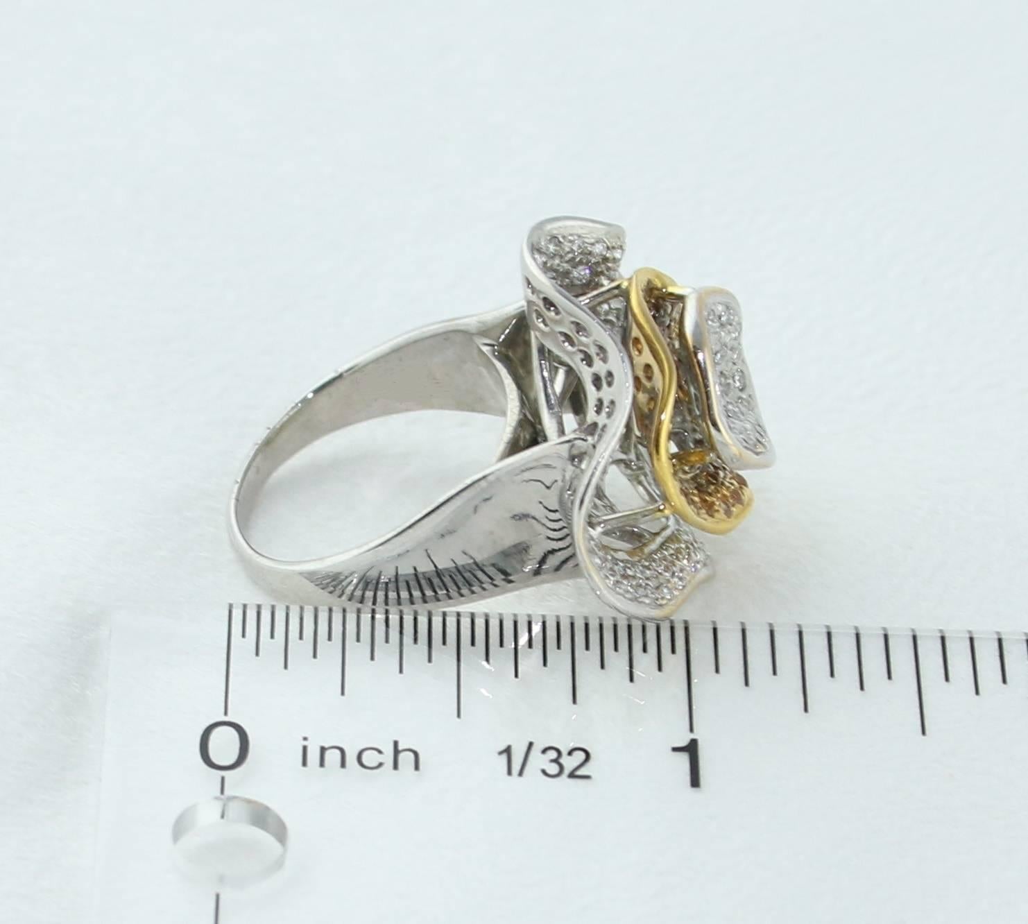 1.50 Carat Diamond and Yellow Sapphire Gold Flower Ring For Sale 1