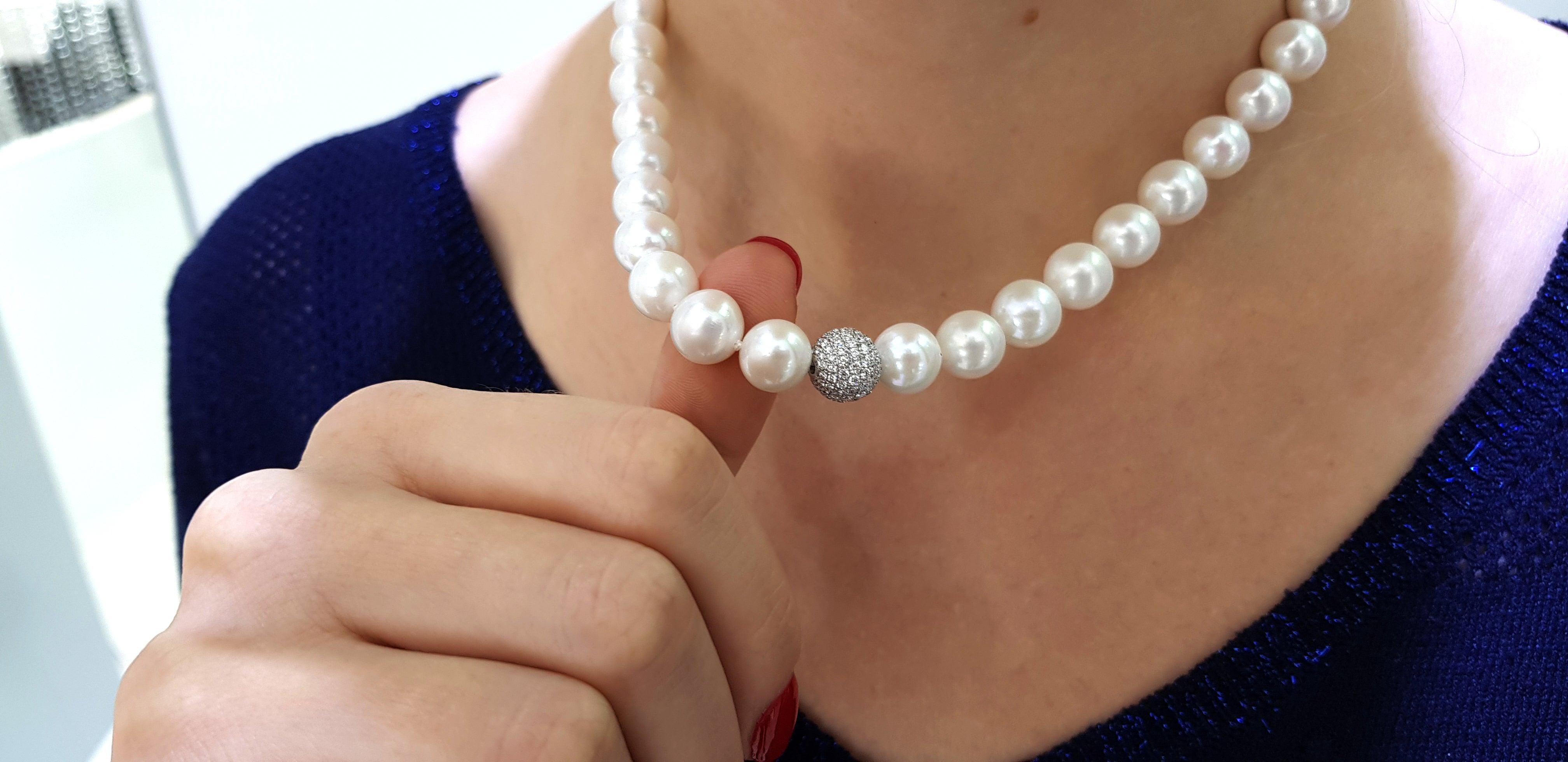 1.50 Carat Diamond Ball 18 Karat White Gold Fresh Water Pearl Bead Necklace For Sale 11