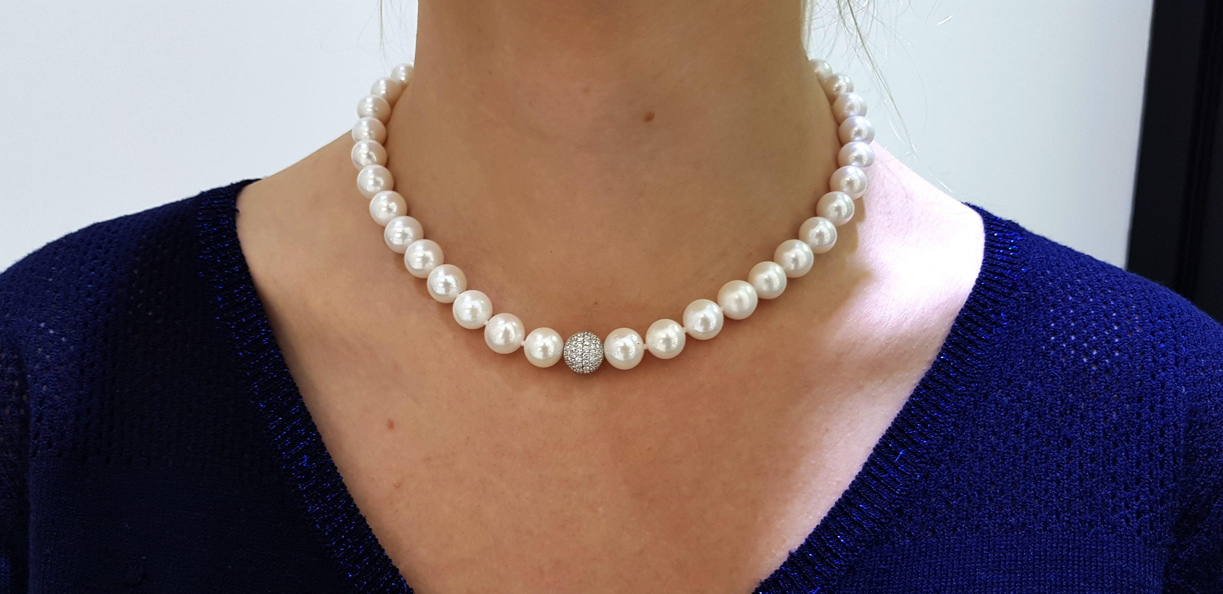 1.50 Carat Diamond Ball 18 Karat White Gold Fresh Water Pearl Bead Necklace For Sale 13