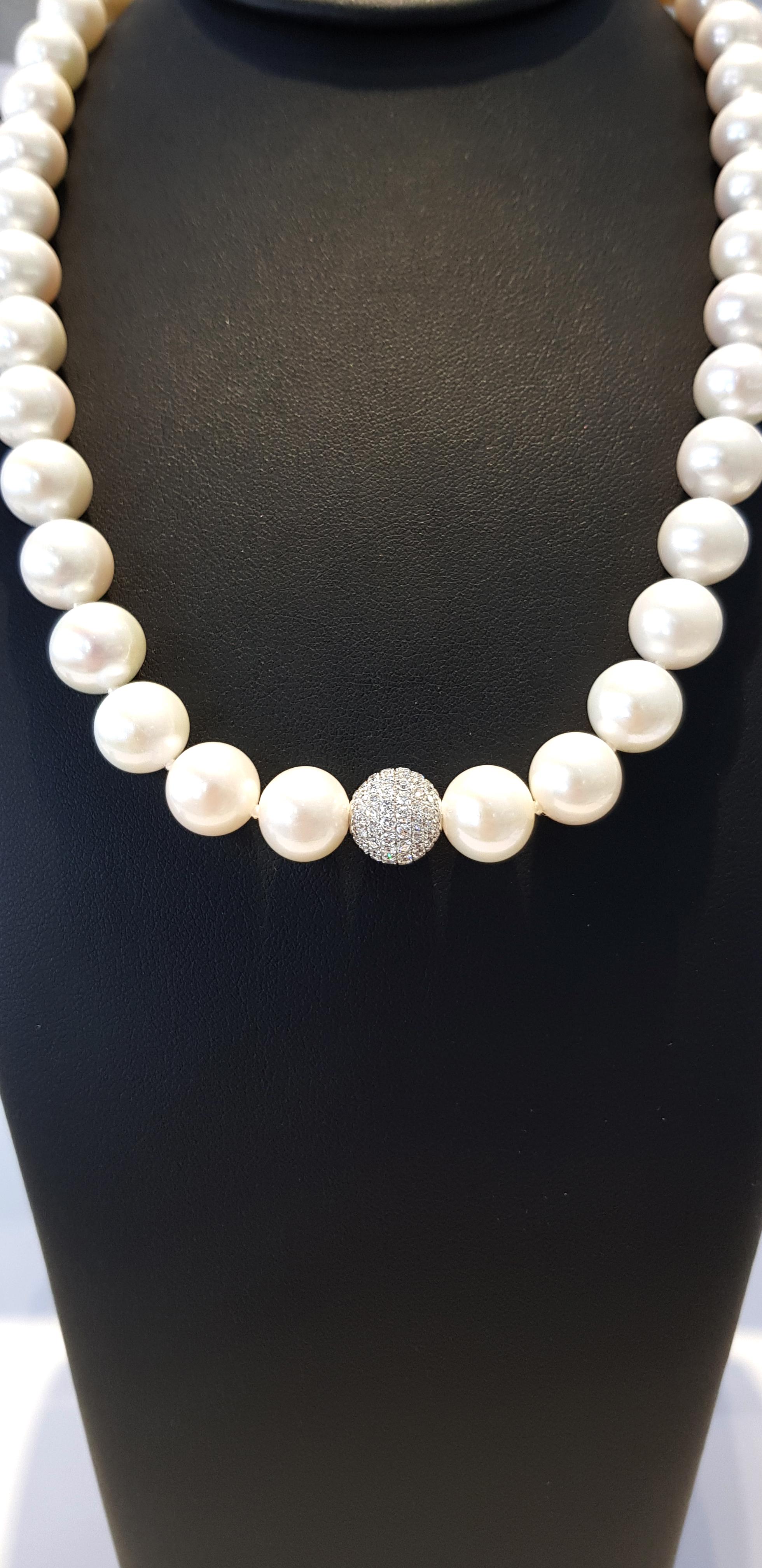 Round Cut 1.50 Carat Diamond Ball 18 Karat White Gold Fresh Water Pearl Bead Necklace For Sale