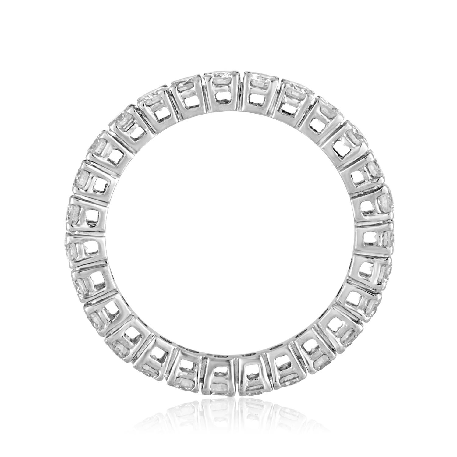 Round Brilliant Diamond Eternity Band
The Ring is 14K White Gold
There is 1.50 Carat in Diamonds G VS
The ring is a Size 7.25 NOT SIZABLE
The ring weighs 2.7 grams