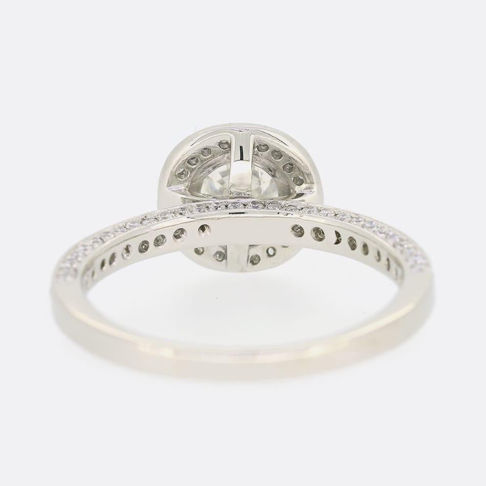 1.50 Carat Diamond Halo Engagement Ring In Good Condition For Sale In London, GB