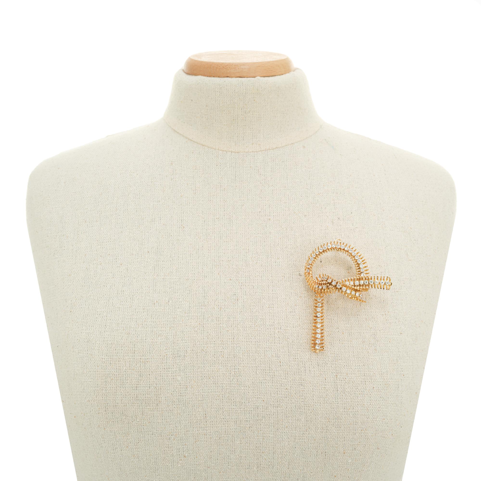 Women's 1.50 Carat Diamond Retro Gold Bow Brooch Pendant For Sale