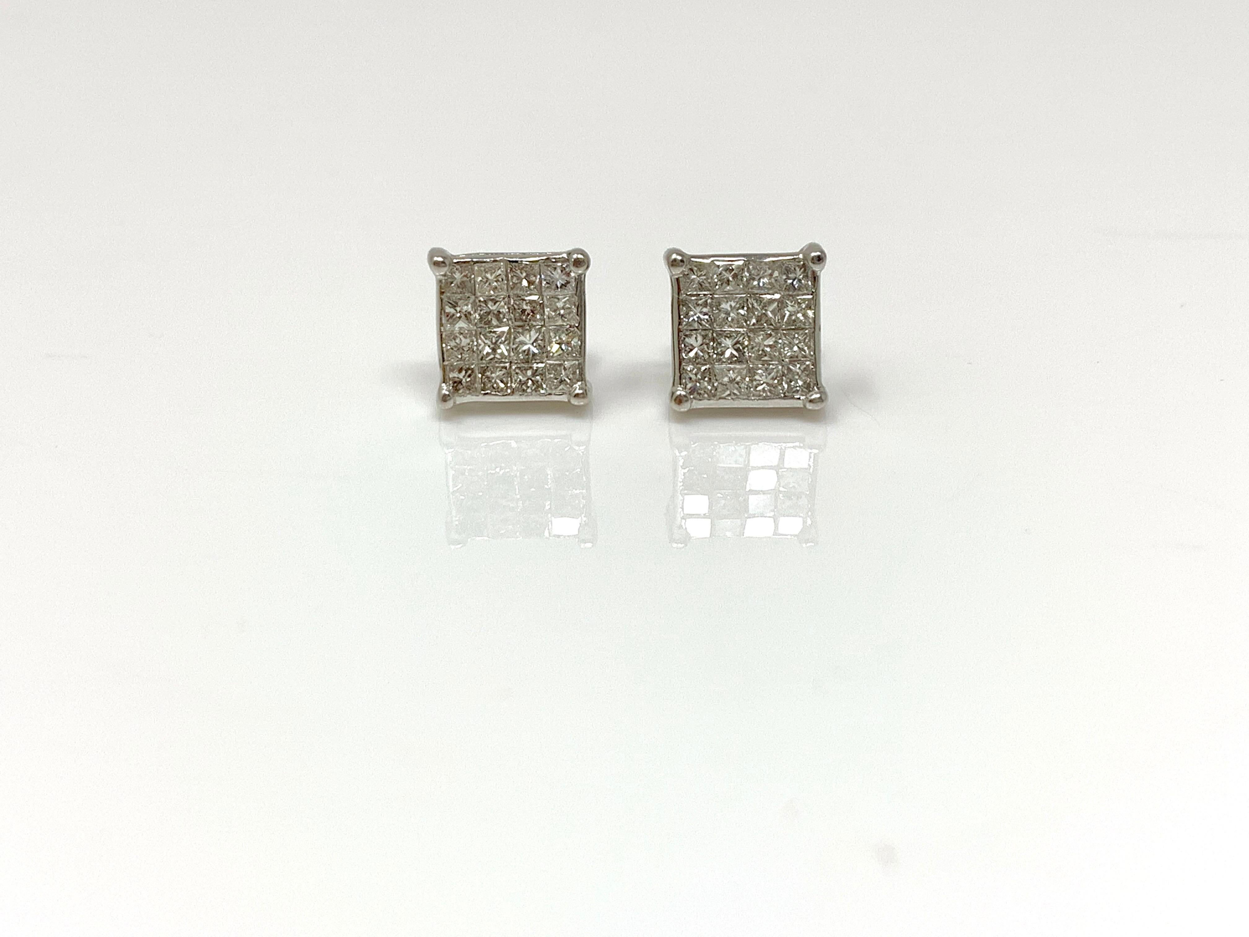 Contemporary 1.50 Carat Diamond Stud Earrings in White Gold For Sale