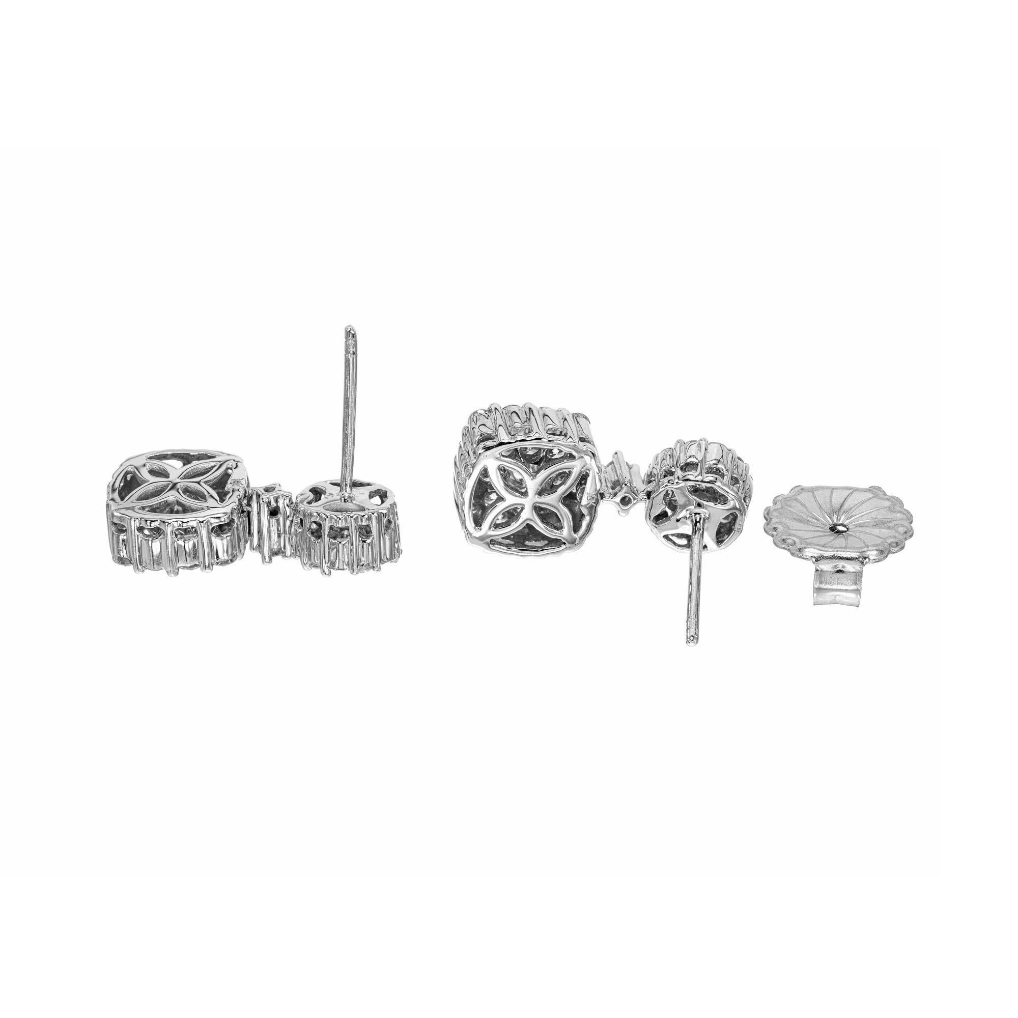 Pendants d'oreilles en or à double grappe de diamants de 1,50 carat Excellent état - En vente à Stamford, CT