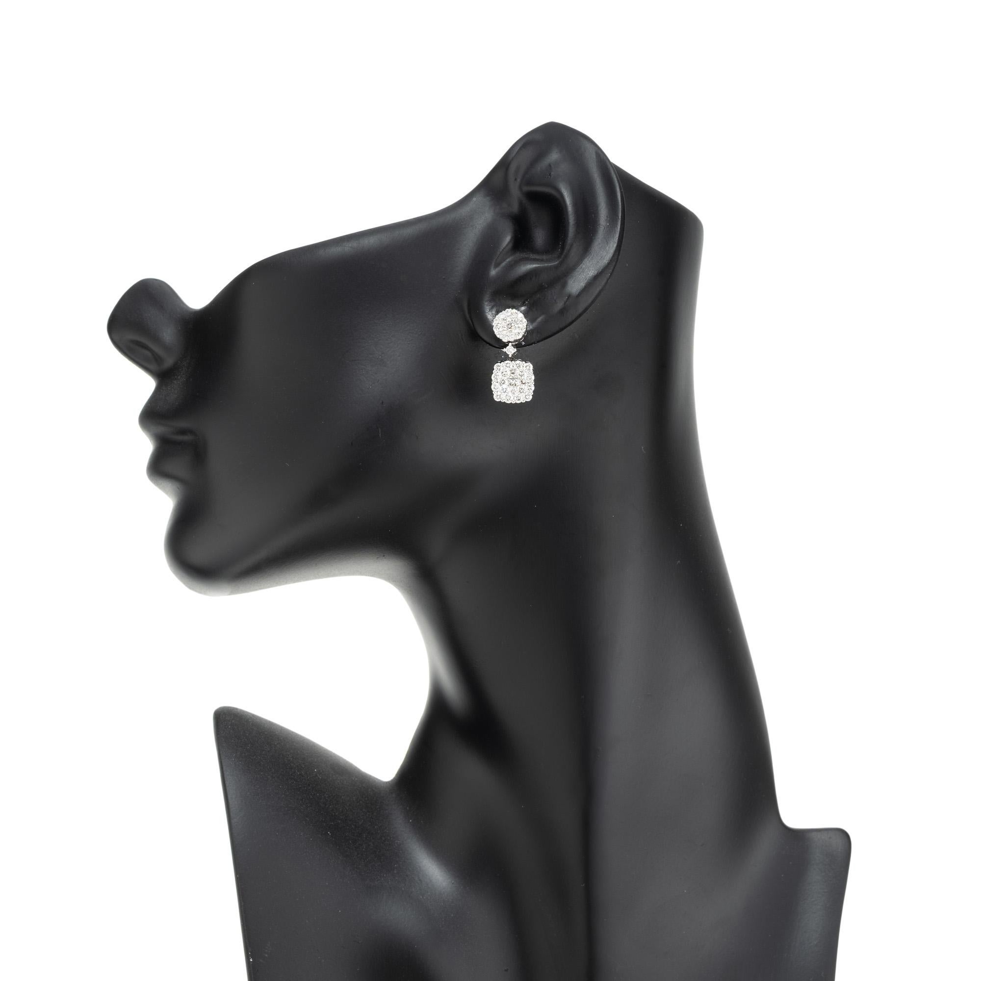 Pendants d'oreilles en or à double grappe de diamants de 1,50 carat en vente 1