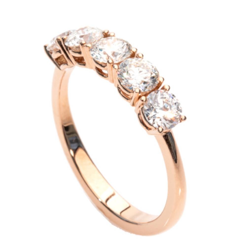 1.50 Carat E-F VS Diamonds 18K White Gold 5 Stones Classic Half Band Ring In New Condition For Sale In Rome, IT
