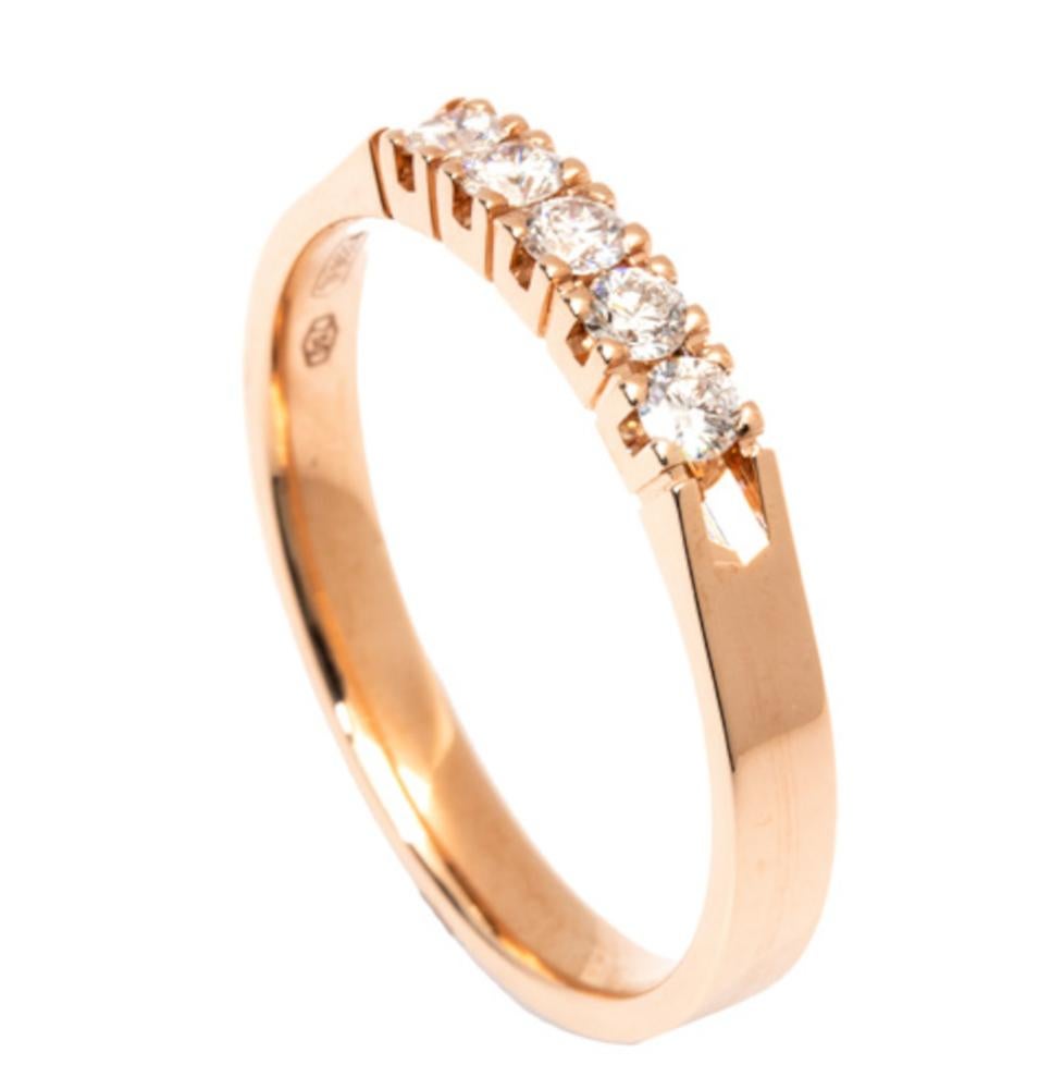 Women's 1.50 Carat E-F VS Diamonds 18K White Gold 5 Stones Modern Band Ring For Sale