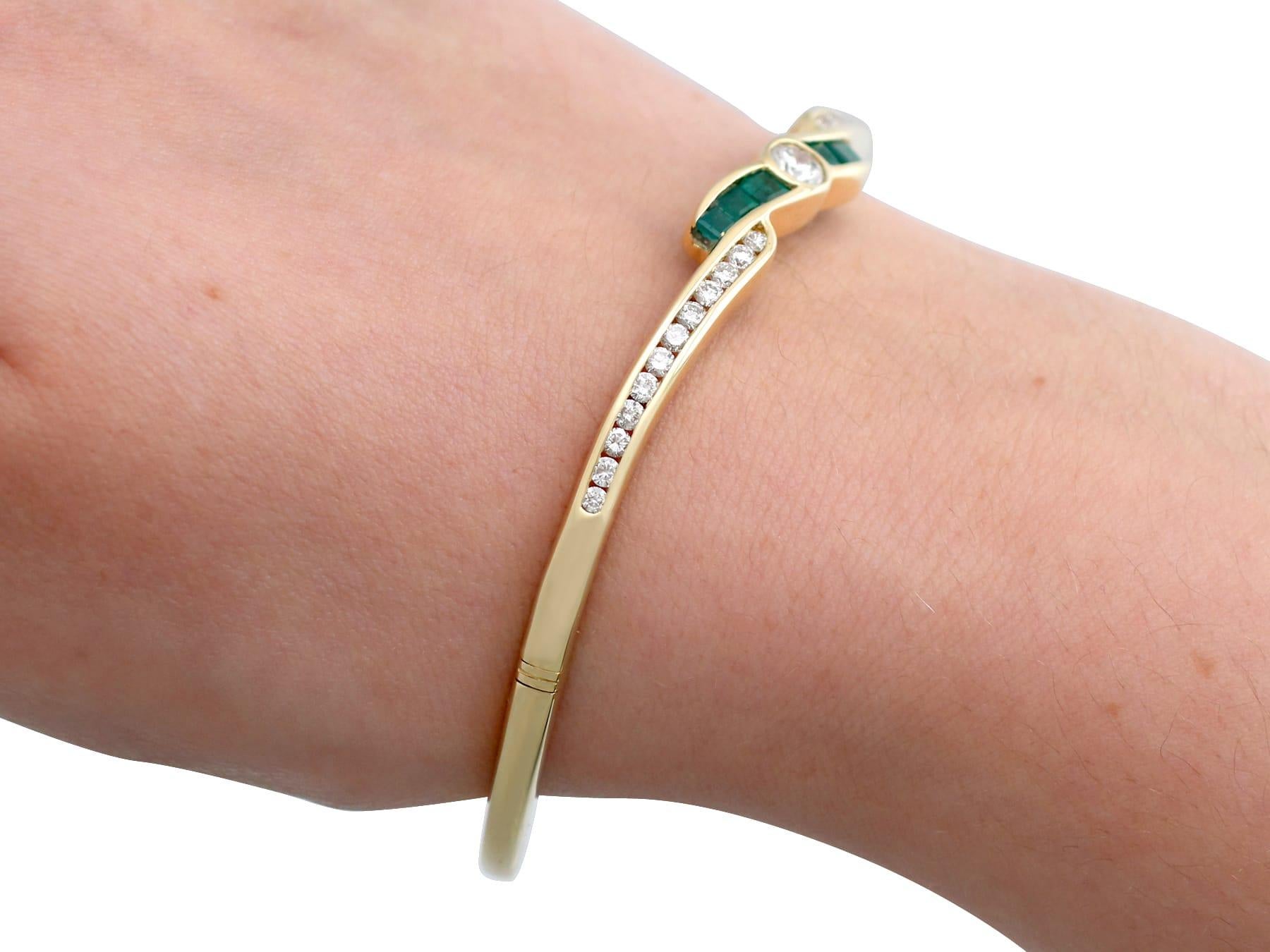 1.50 Carat Emerald and 1.36 Carat Diamond Bangle in 18K Yellow Gold For Sale 4