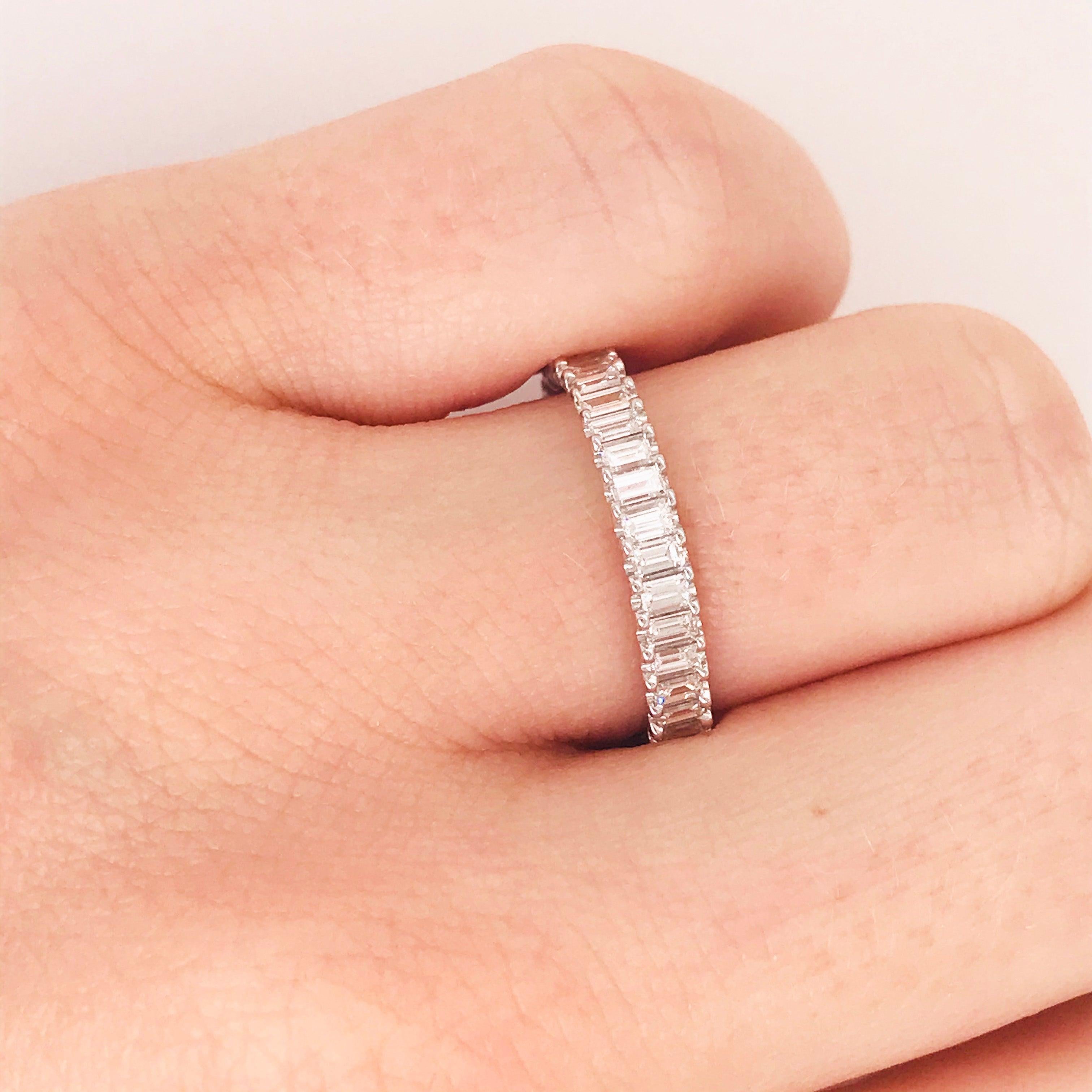 For Sale:  1.50 Carat Emerald Cut Diamond Eternity Band in 18 Karat White Gold Diamond Band 4