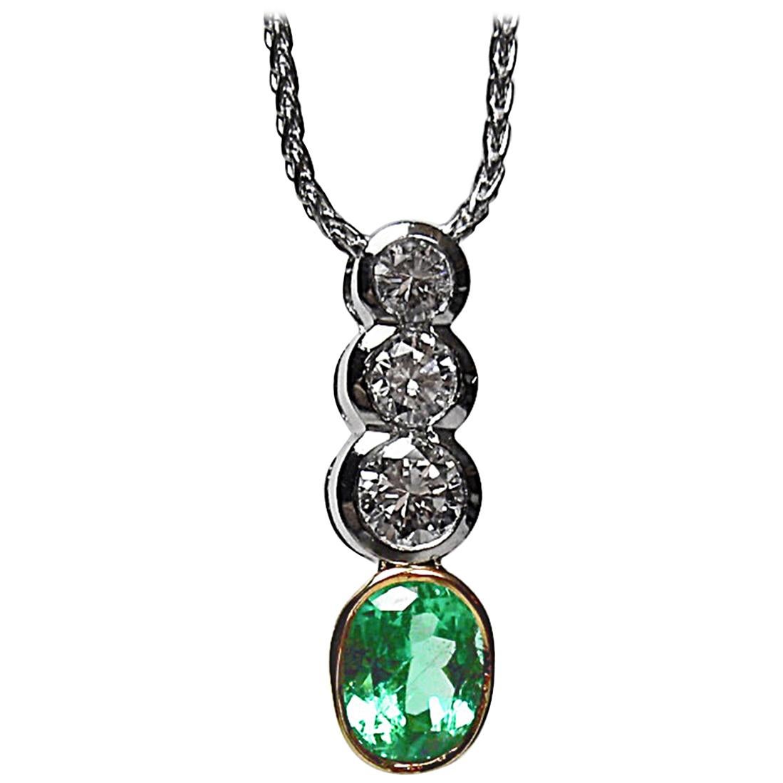 Emerald Drop Necklace For Sale at 1stDibs
