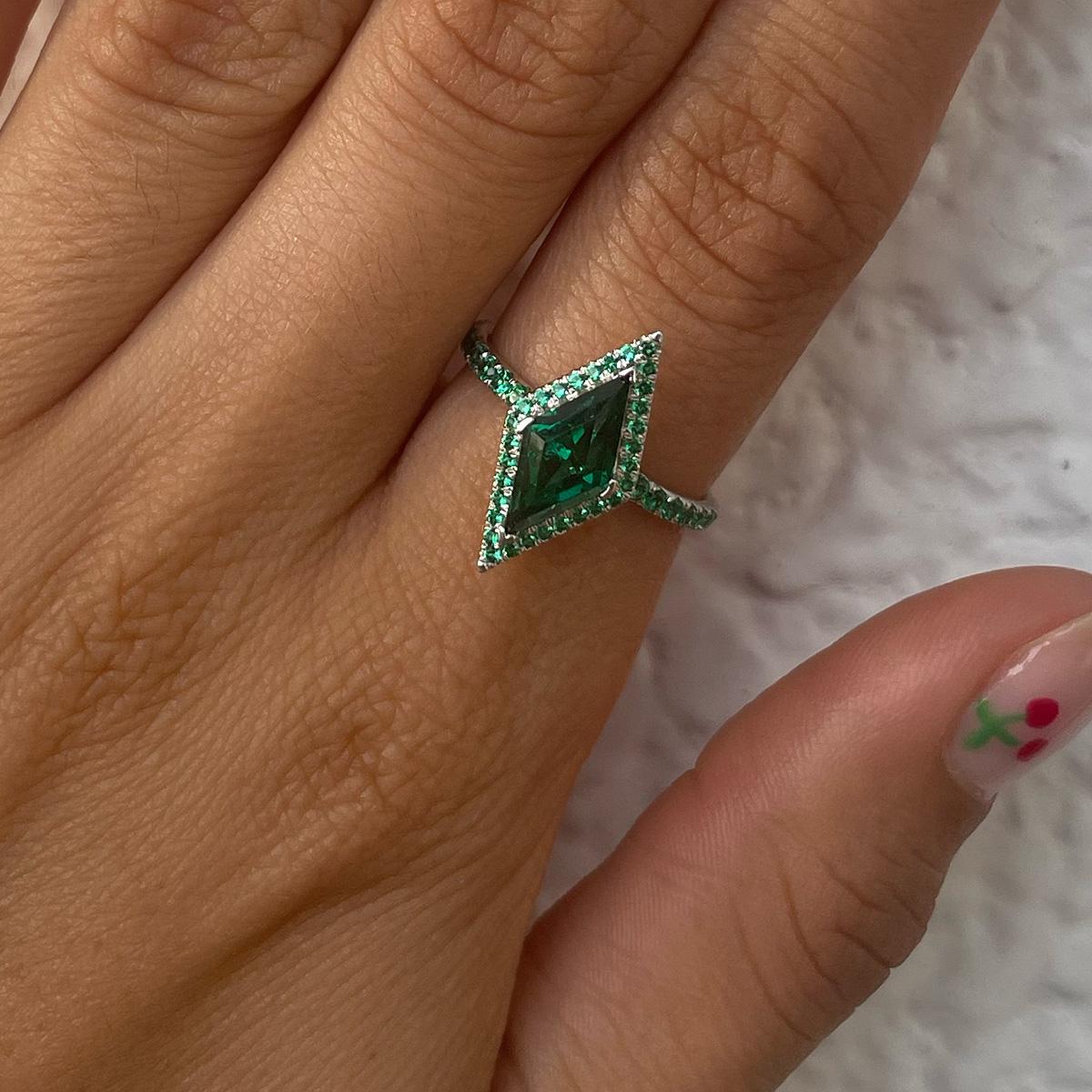 For Sale:  1.50 Carat Emerald Lozenge Ring, Green, Round Emerald Pave, 18kt White Gold 5