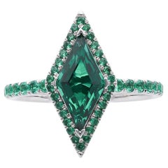 1,50 Karat Smaragd-Lozenge-Ring, grüner, runder Smaragd-Pavé, 18 Karat Weißgold