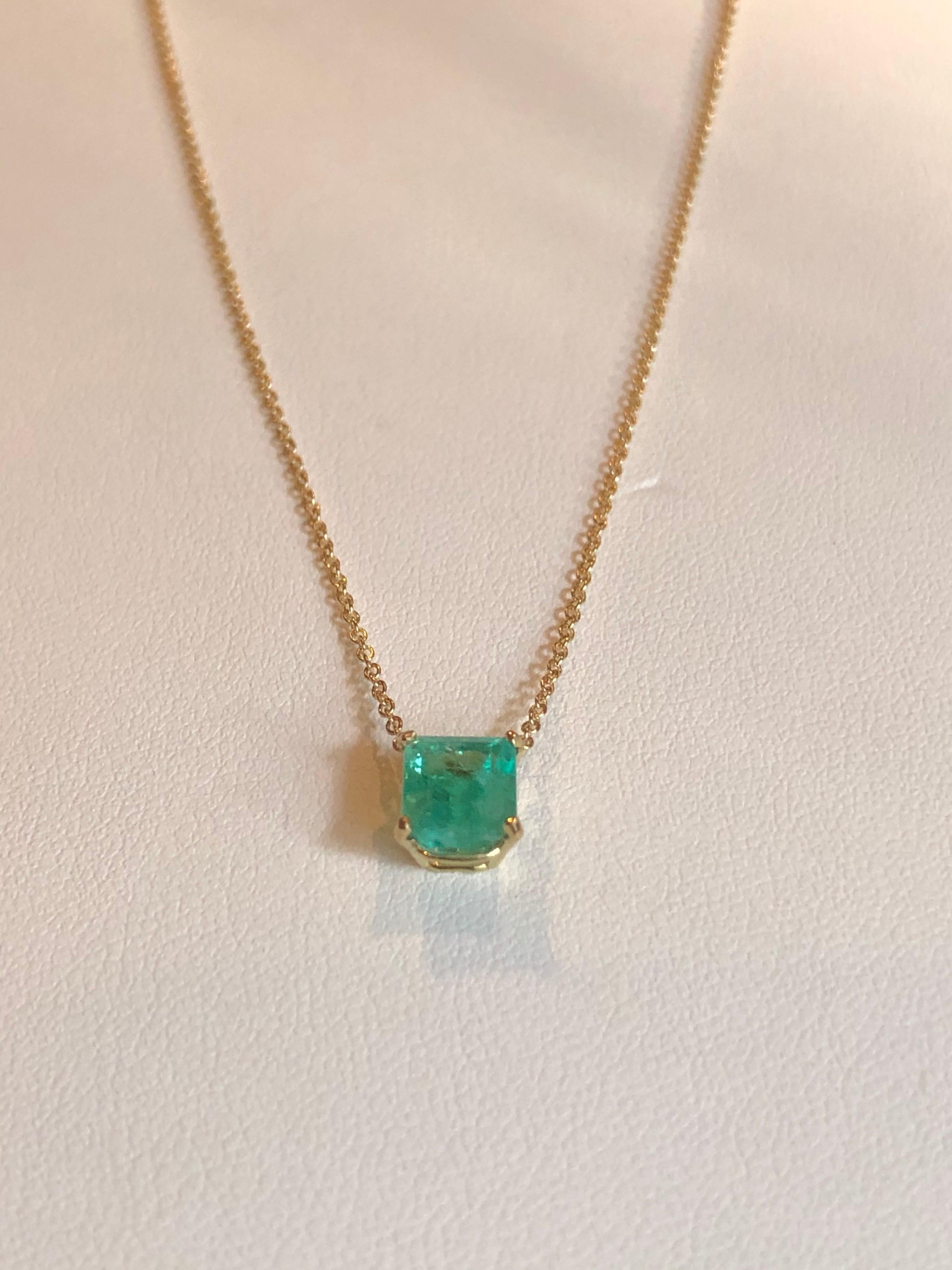 1.50 Carat Emerald Yellow Gold 18 Karat Solitaire Pendant Necklace 3