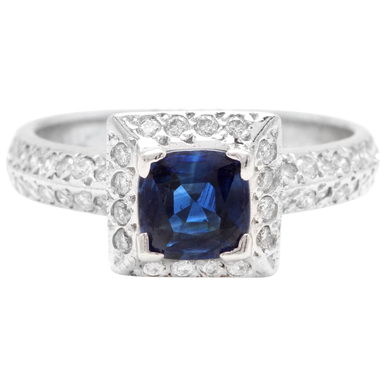 Magnifique saphir bleu naturel de Ceylan de 1,50 carat et diamant blanc massif de 14 carats