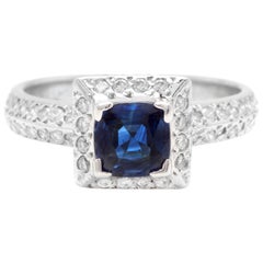 Magnifique saphir bleu naturel de Ceylan de 1,50 carat et diamant blanc massif de 14 carats